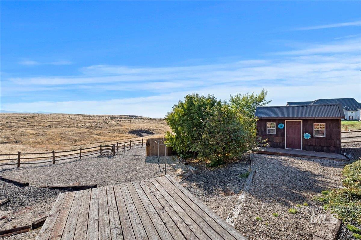 7521 N Grand Ridge, Eagle, Idaho 83616, 3 Bedrooms, 2.5 Bathrooms, Residential For Sale, Price $970,000, 99004396