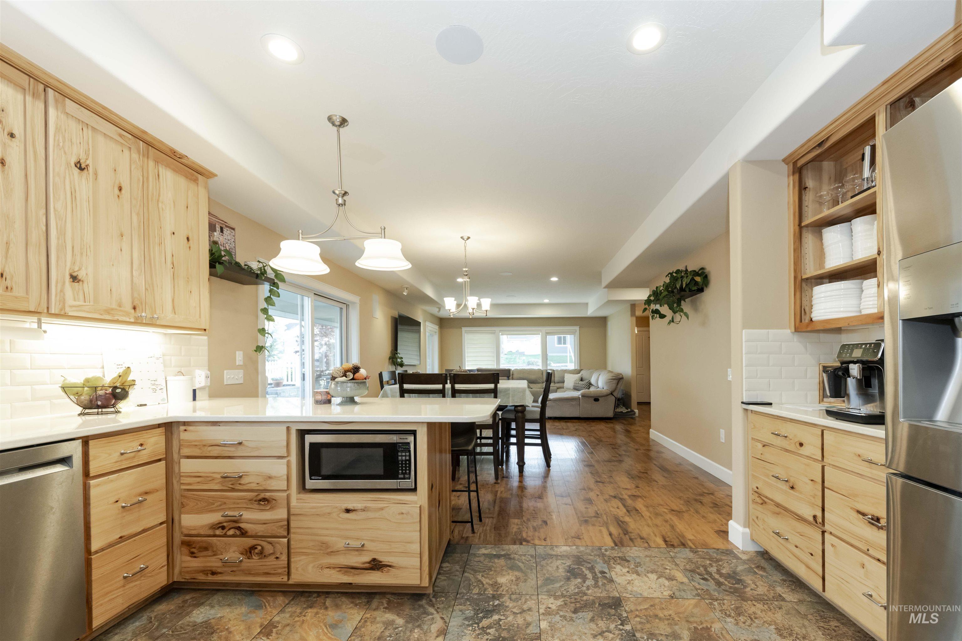1725 Pioneer Dr., Lewiston, Idaho 83501, 3 Bedrooms, 3 Bathrooms, Residential For Sale, Price $635,000,MLS 99004398