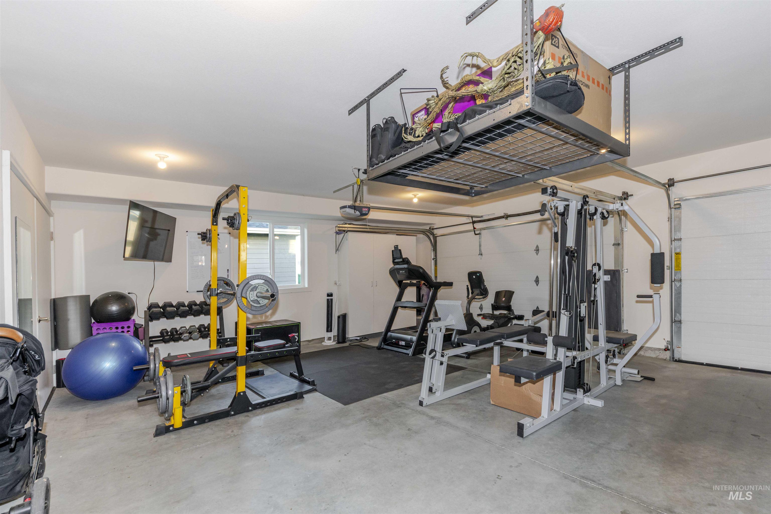 1725 Pioneer Dr., Lewiston, Idaho 83501, 3 Bedrooms, 3 Bathrooms, Residential For Sale, Price $635,000,MLS 99004398