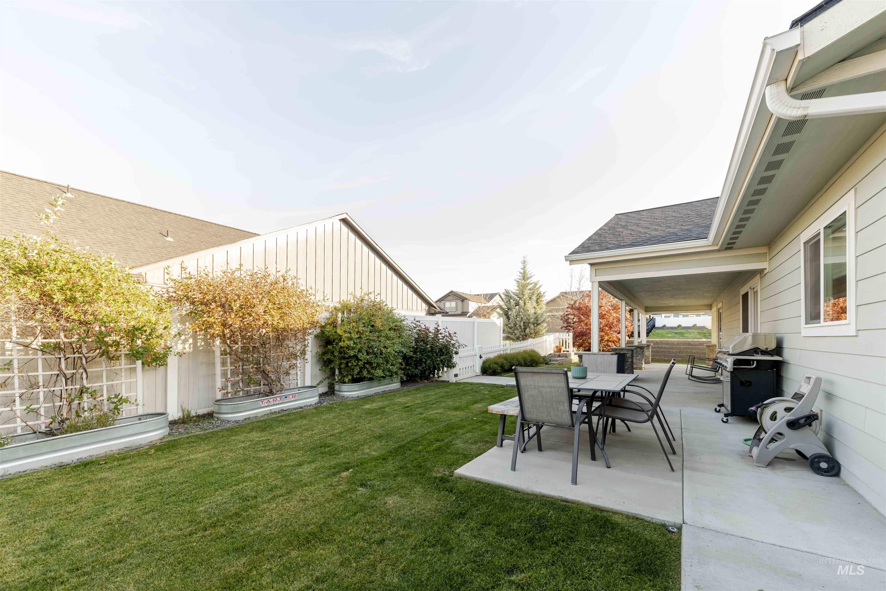 1725 Pioneer Dr., Lewiston, Idaho 83501, 3 Bedrooms, 3 Bathrooms, Residential For Sale, Price $635,000,MLS 99004398