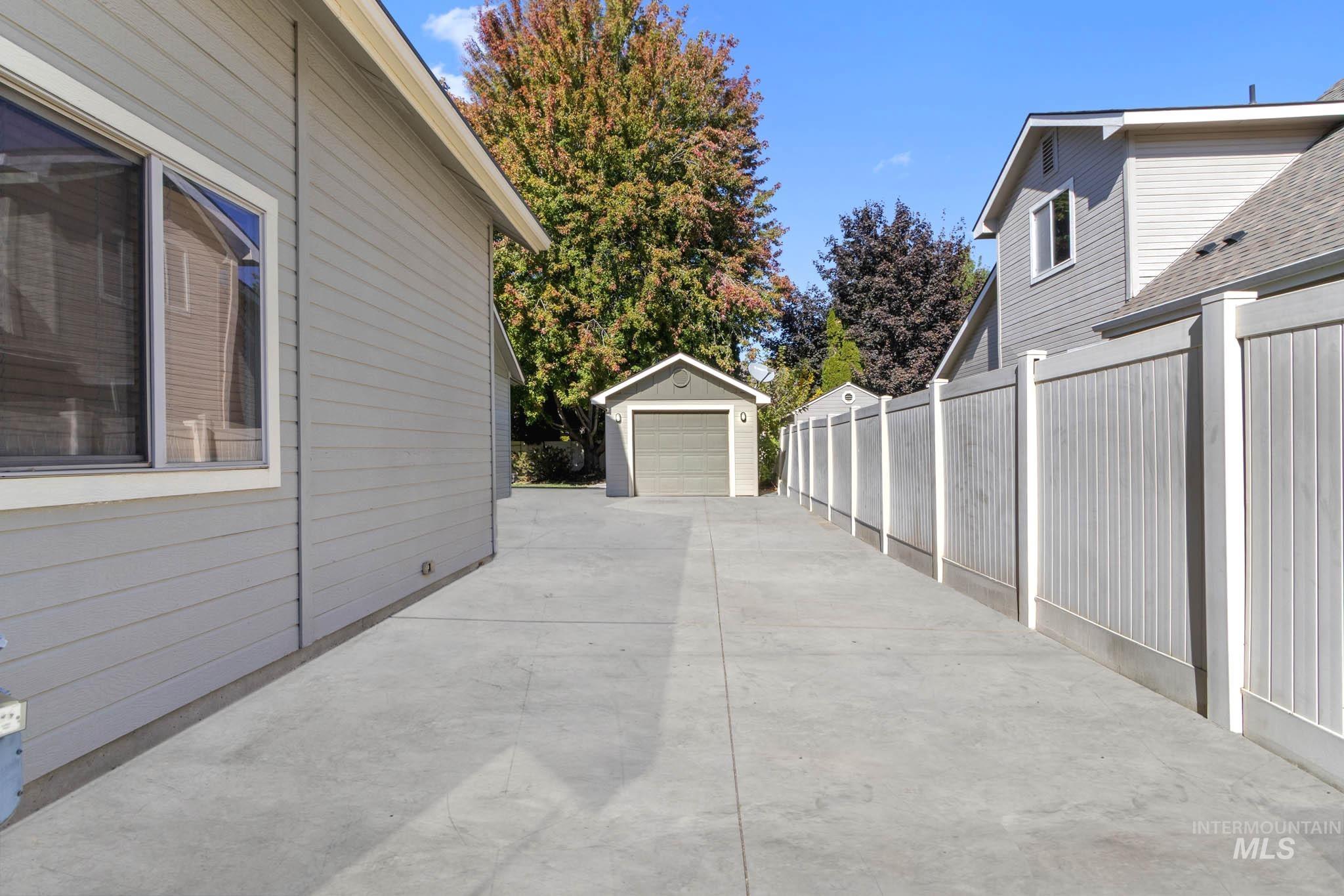 2950 E Lucca Dr, Meridian, Idaho 83642, 4 Bedrooms, 3 Bathrooms, Residential For Sale, Price $829,990,MLS 99004406