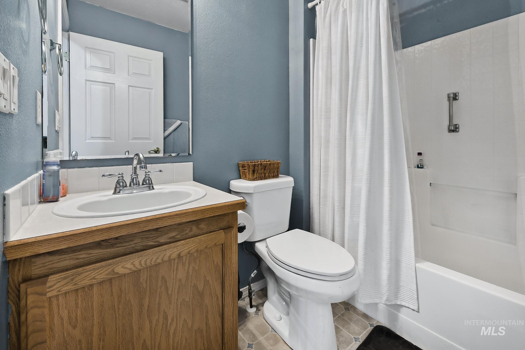 831 S Bristol, Nampa, Idaho 83651, 2 Bedrooms, 2 Bathrooms, Residential For Sale, Price $269,900,MLS 99004407
