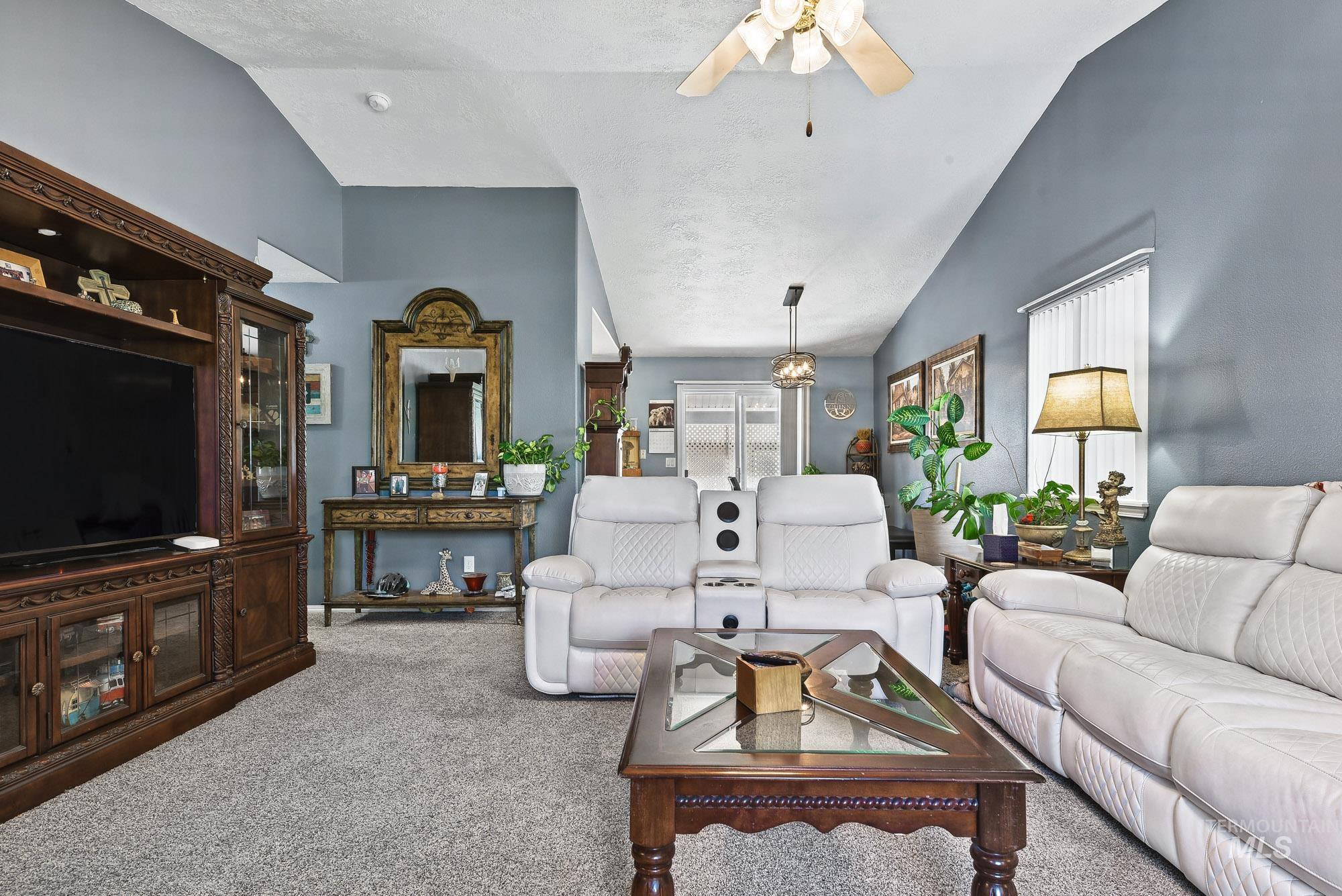 831 S Bristol, Nampa, Idaho 83651, 2 Bedrooms, 2 Bathrooms, Residential For Sale, Price $269,900,MLS 99004407