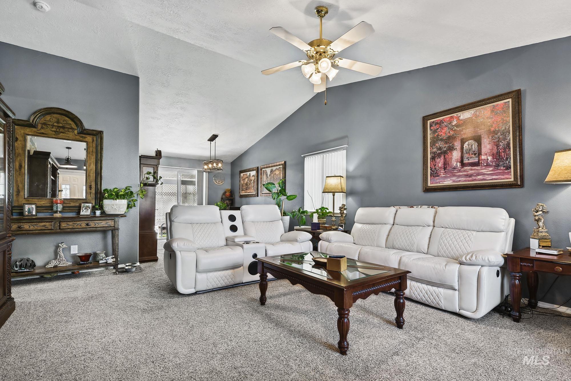 831 S Bristol, Nampa, Idaho 83651, 2 Bedrooms, 2 Bathrooms, Residential For Sale, Price $269,900,MLS 99004407