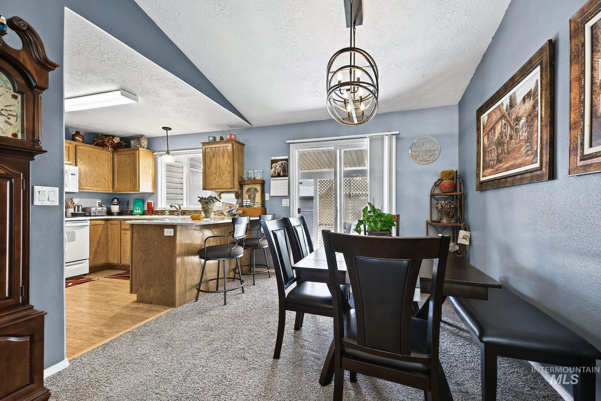 831 S Bristol, Nampa, Idaho 83651, 2 Bedrooms, 2 Bathrooms, Residential For Sale, Price $269,900,MLS 99004407