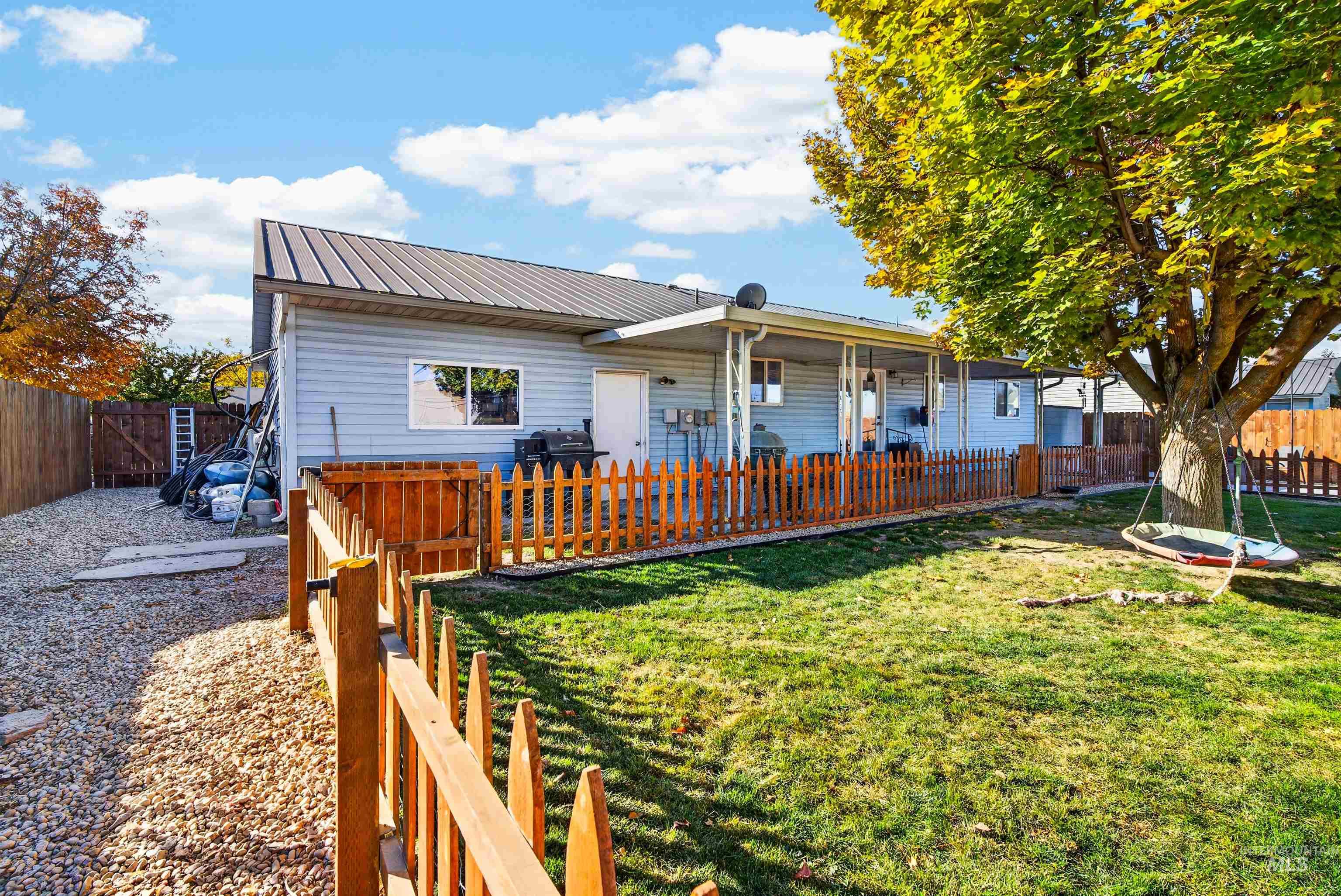 307 Pine St, New Plymouth, Idaho 83655, 3 Bedrooms, 2 Bathrooms, Residential For Sale, Price $355,000,MLS 99004412