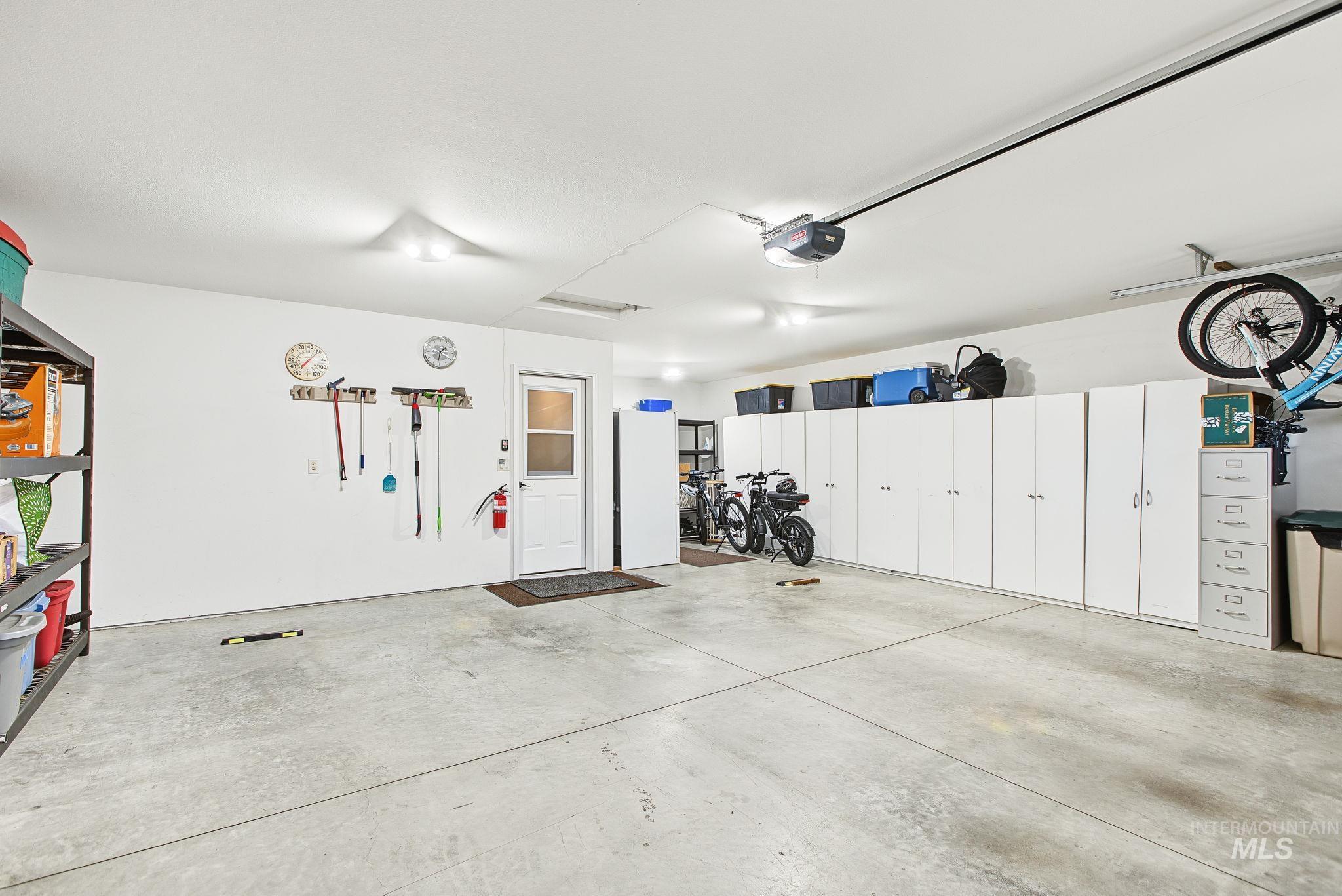 2933 Spruce Street, Lewiston, Idaho 83501, 2 Bedrooms, 2 Bathrooms, Residential For Sale, Price $420,000,MLS 99004418
