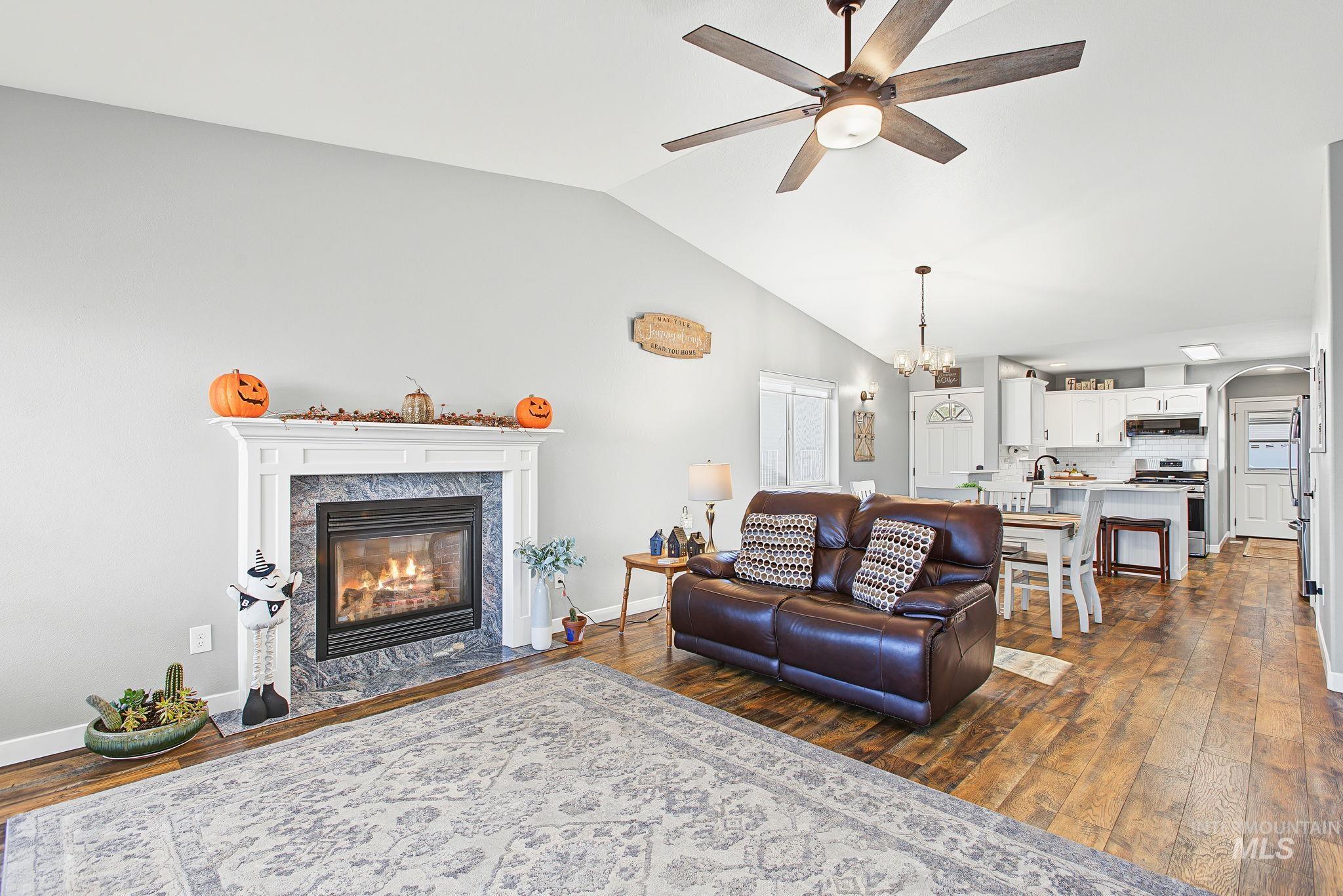 2933 Spruce Street, Lewiston, Idaho 83501, 2 Bedrooms, 2 Bathrooms, Residential For Sale, Price $420,000,MLS 99004418