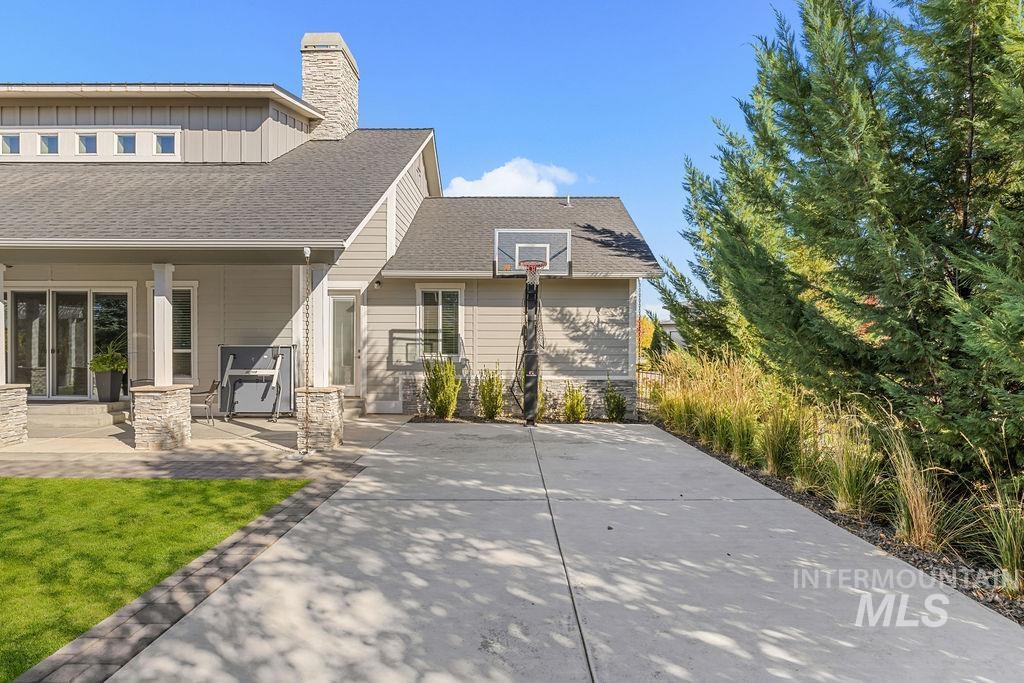 975 W Back Forty Dr, Eagle, Idaho 83616, 6 Bedrooms, 4 Bathrooms, Residential For Sale, Price $1,644,000, 99004424