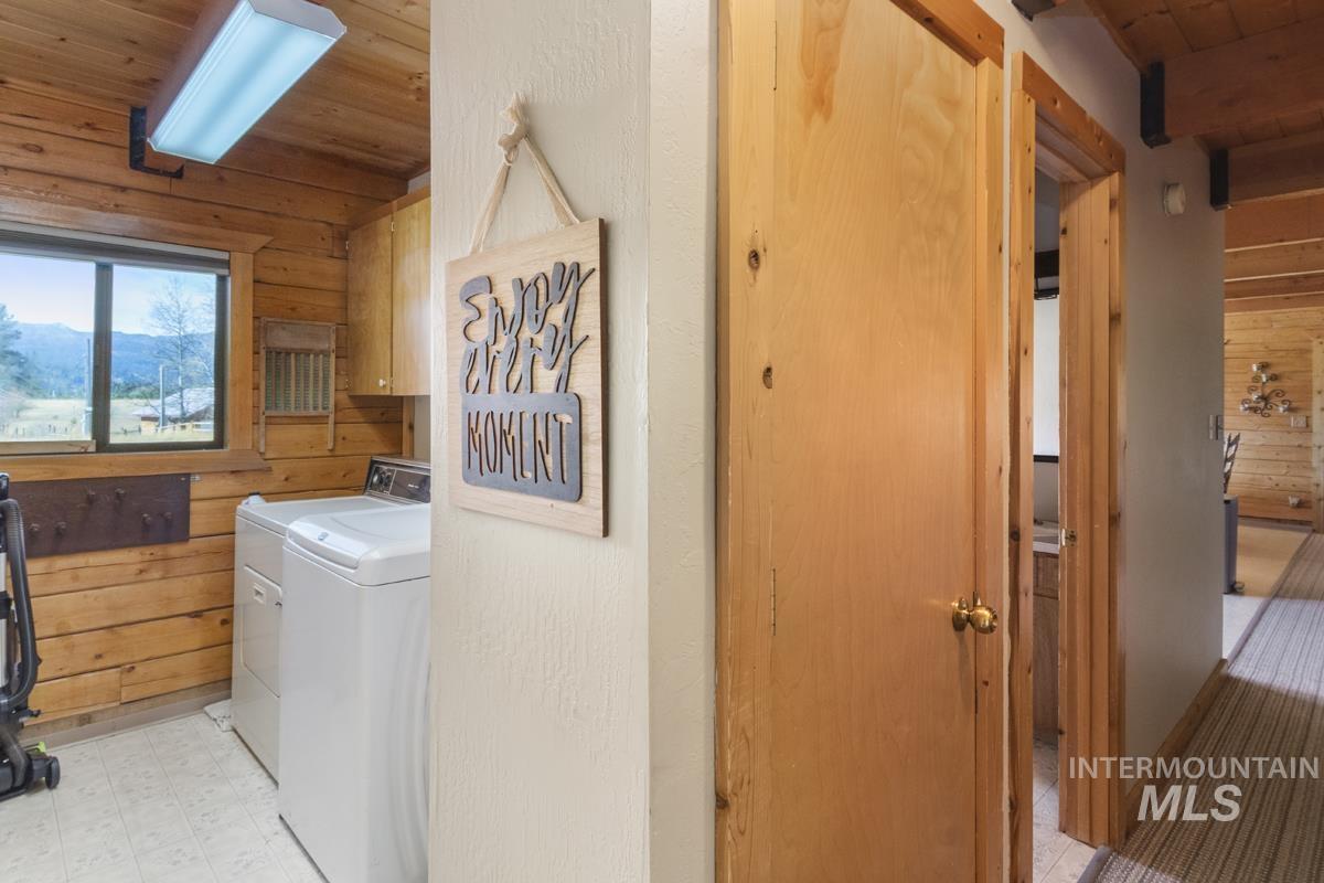 21 Willow Way, Cascade, Idaho 83611, 3 Bedrooms, 2 Bathrooms, Residential For Sale, Price $725,000, 99004428