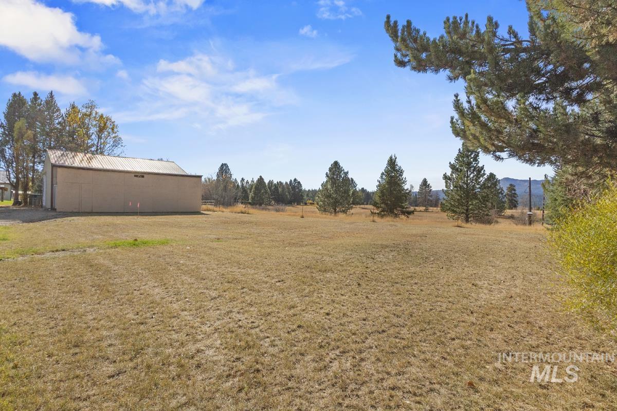 21 Willow Way, Cascade, Idaho 83611, 3 Bedrooms, 2 Bathrooms, Residential For Sale, Price $725,000, 99004428