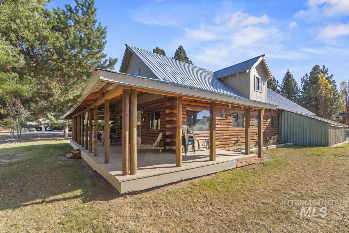 21 Willow Way, Cascade, Idaho 83611, 3 Bedrooms, 2 Bathrooms, Residential For Sale, Price $725,000, 99004428