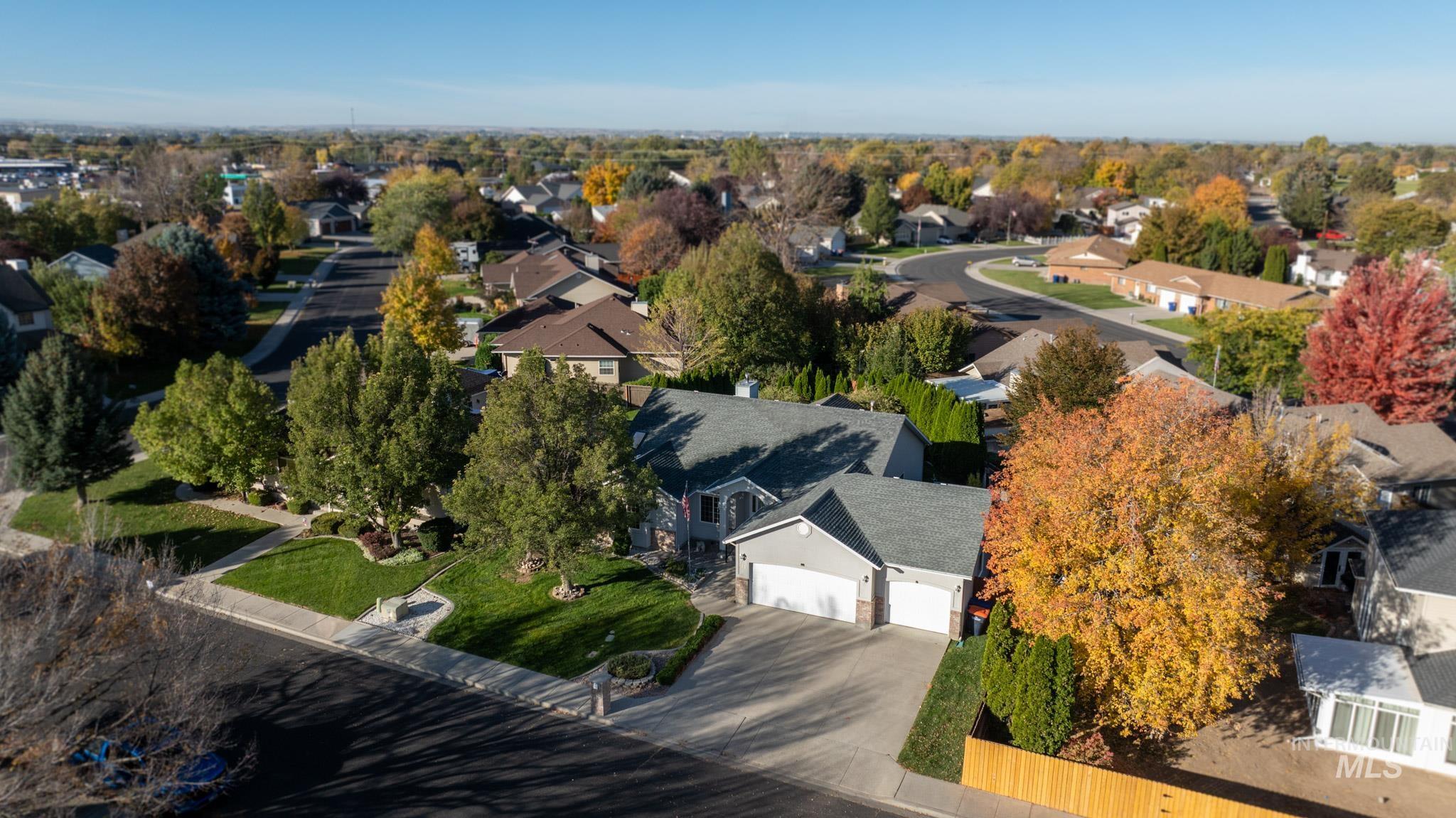 279 Buckingham Drive, Twin Falls, Idaho 83301, 3 Bedrooms, 2 Bathrooms, Residential For Sale, Price $424,000,MLS 99004429