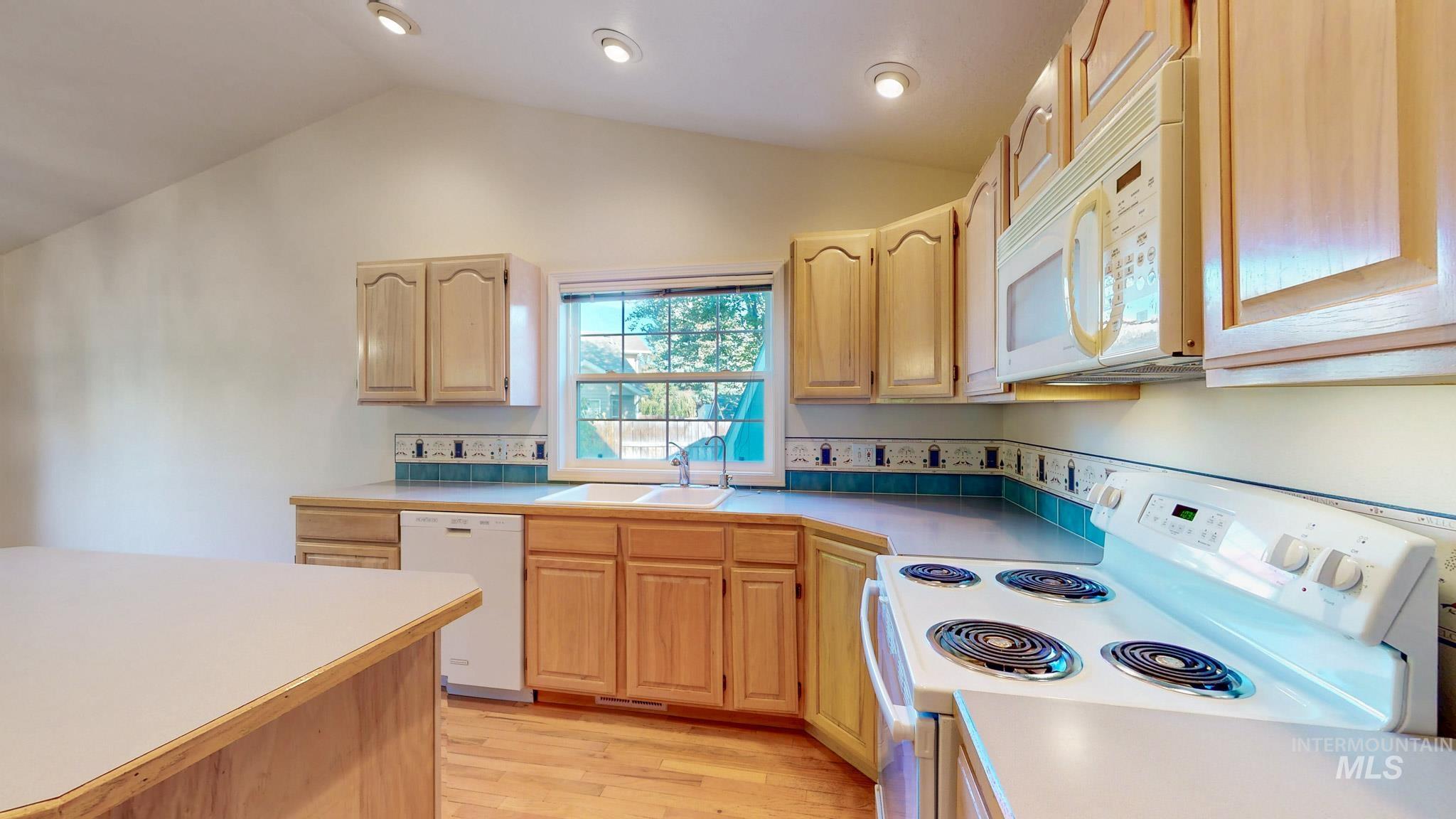 279 Buckingham Drive, Twin Falls, Idaho 83301, 3 Bedrooms, 2 Bathrooms, Residential For Sale, Price $424,000,MLS 99004429