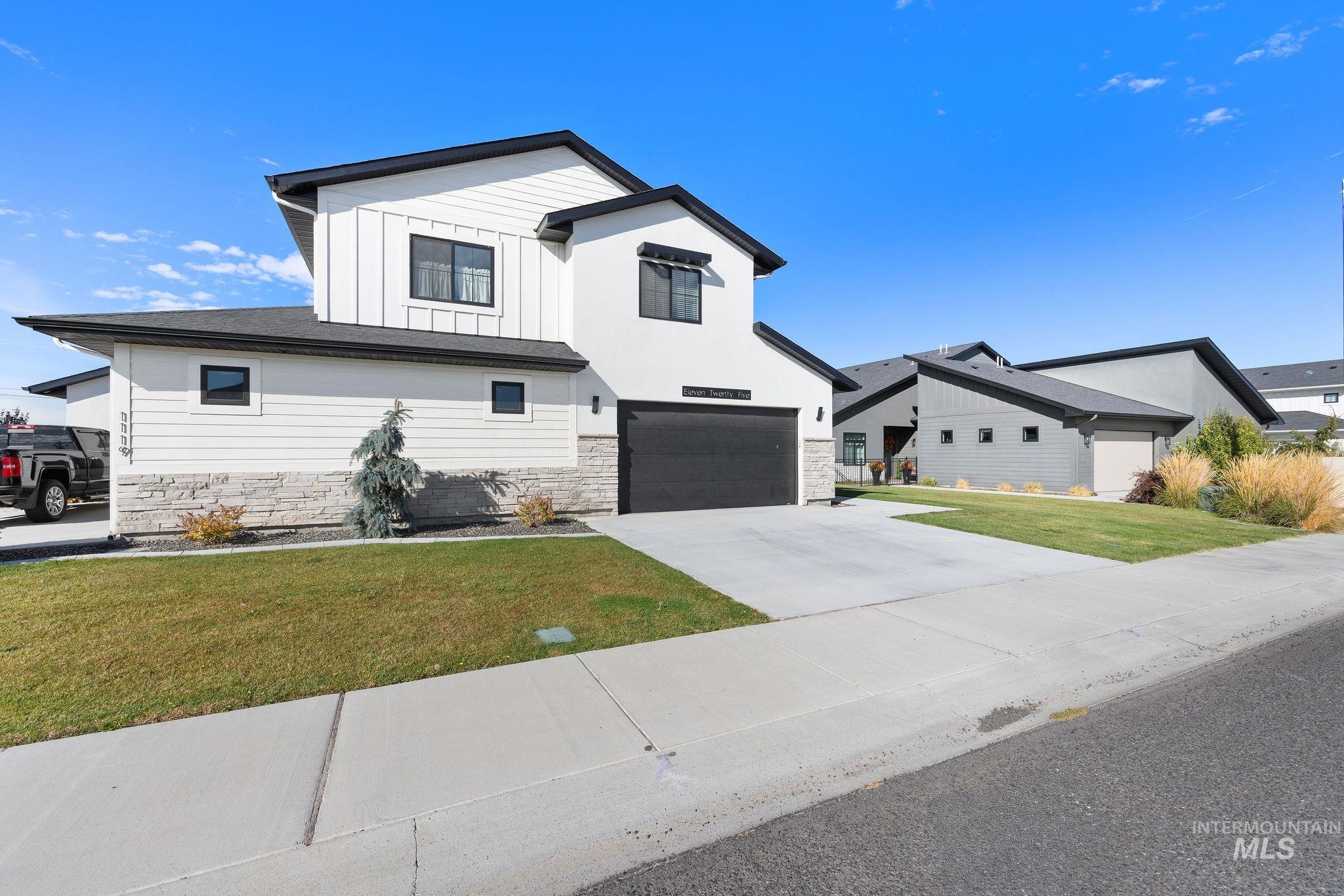 1125 Langford Way, Twin Falls, Idaho 83301, 4 Bedrooms, 3.5 Bathrooms, Residential For Sale, Price $599,900,MLS 99004431