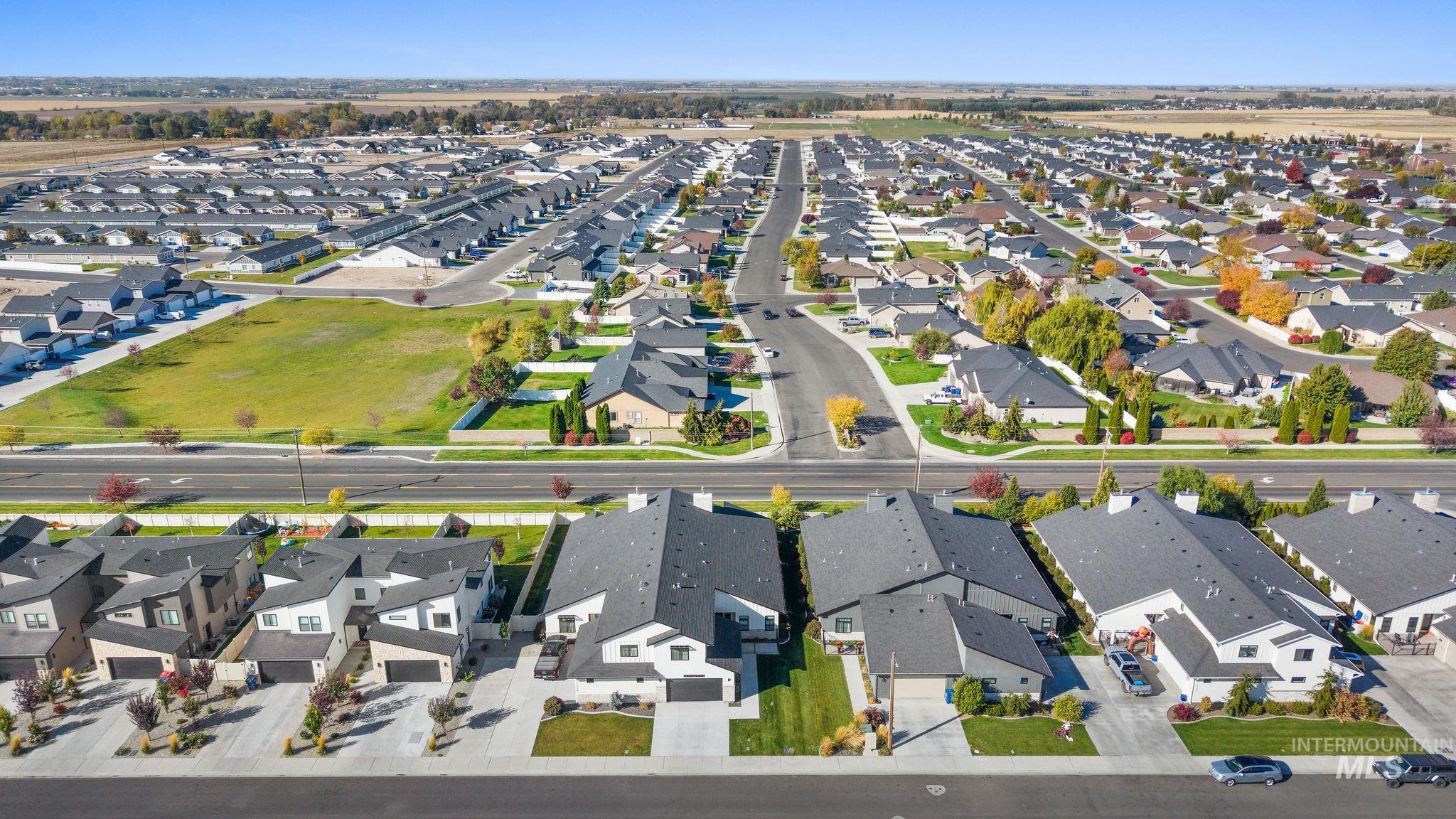 1125 Langford Way, Twin Falls, Idaho 83301, 4 Bedrooms, 3.5 Bathrooms, Residential For Sale, Price $599,900,MLS 99004431