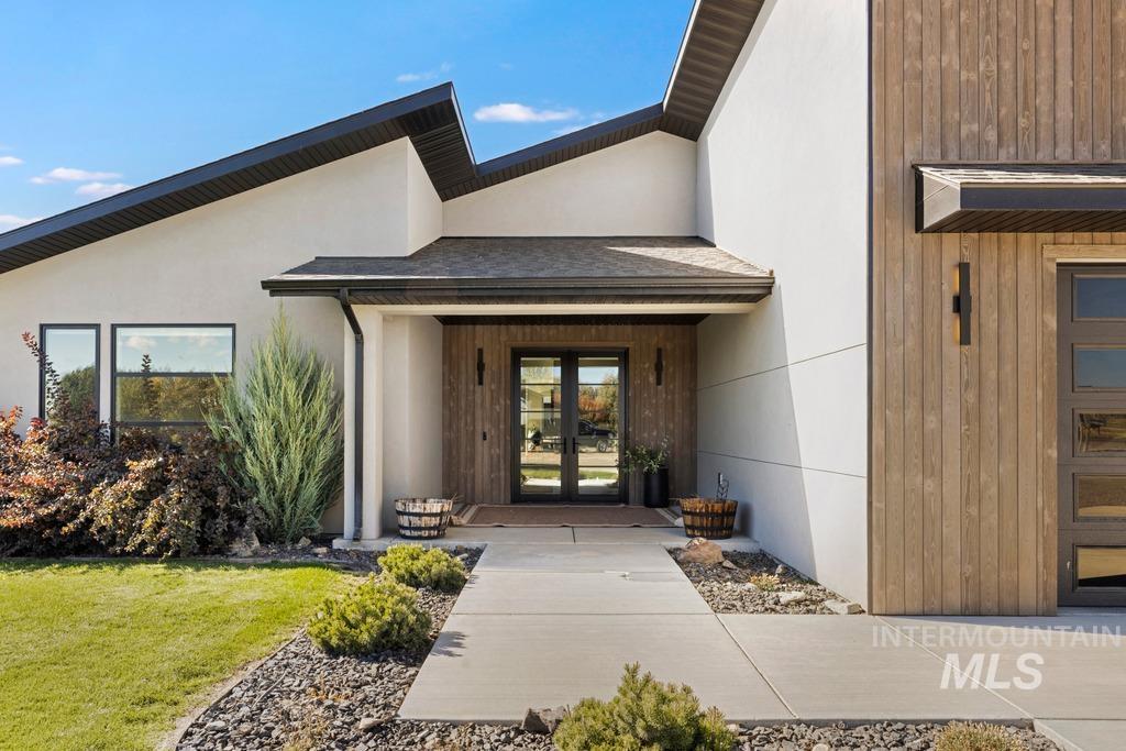 303 S 477 Ln W, Heyburn, Idaho 83336, 3 Bedrooms, 2.5 Bathrooms, Residential For Sale, Price $940,000,MLS 99004433