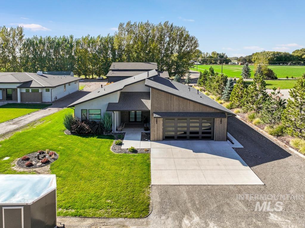 303 S 477 Ln W, Heyburn, Idaho 83336, 3 Bedrooms, 2.5 Bathrooms, Residential For Sale, Price $940,000,MLS 99004433