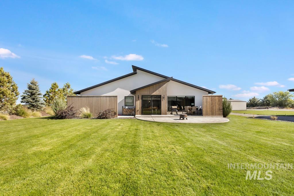 303 S 477 Ln W, Heyburn, Idaho 83336, 3 Bedrooms, 2.5 Bathrooms, Residential For Sale, Price $940,000,MLS 99004433