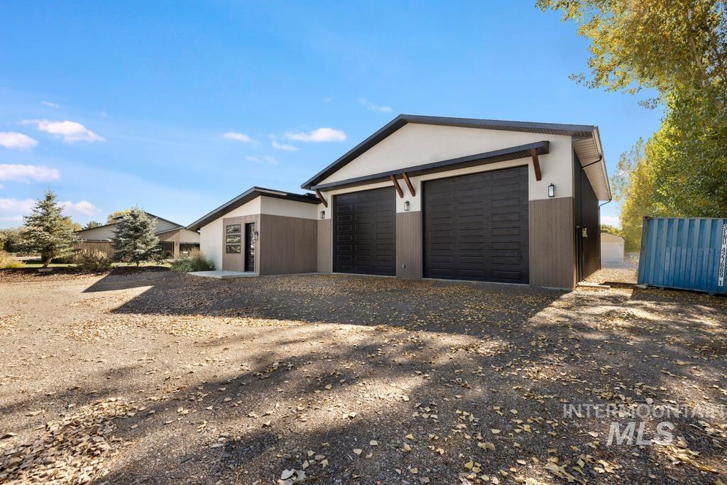303 S 477 Ln W, Heyburn, Idaho 83336, 3 Bedrooms, 2.5 Bathrooms, Residential For Sale, Price $940,000,MLS 99004433