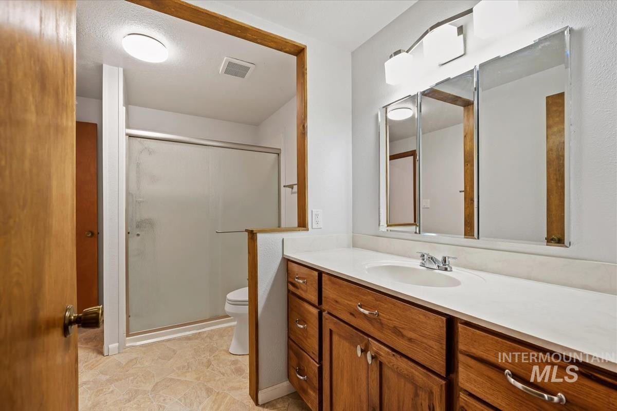 2708 N Ash Park Ln, Boise, Idaho 83704, 3 Bedrooms, 1 Bathroom, Residential For Sale, Price $415,000,MLS 99004434
