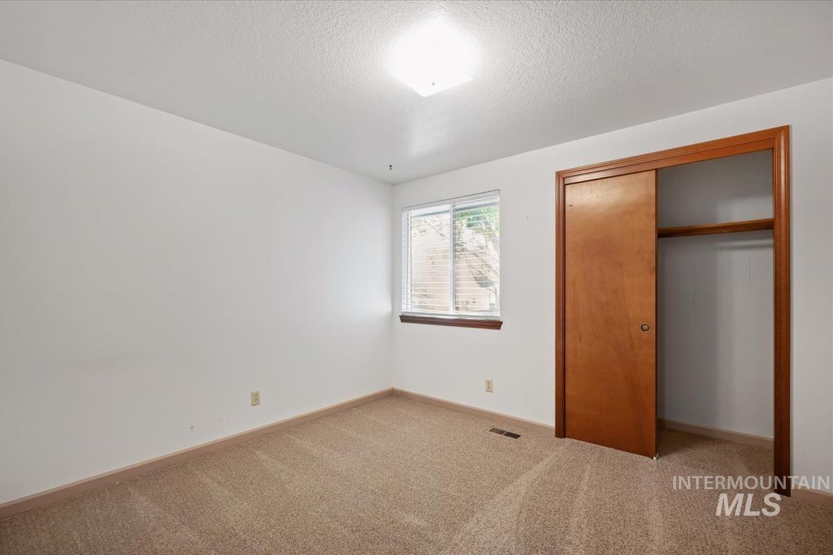 2708 N Ash Park Ln, Boise, Idaho 83704, 3 Bedrooms, 1 Bathroom, Residential For Sale, Price $415,000,MLS 99004434