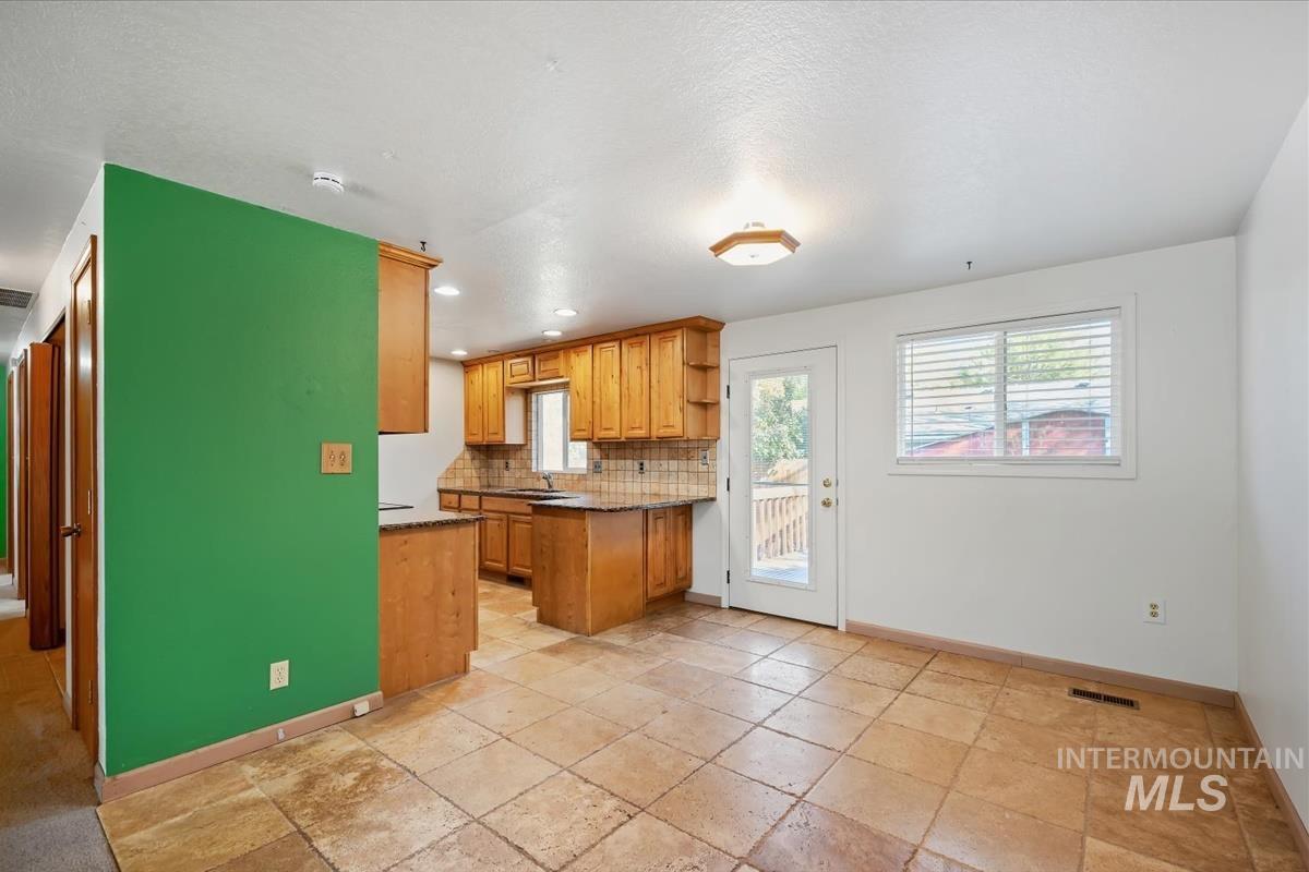 2708 N Ash Park Ln, Boise, Idaho 83704, 3 Bedrooms, 1 Bathroom, Residential For Sale, Price $415,000,MLS 99004434