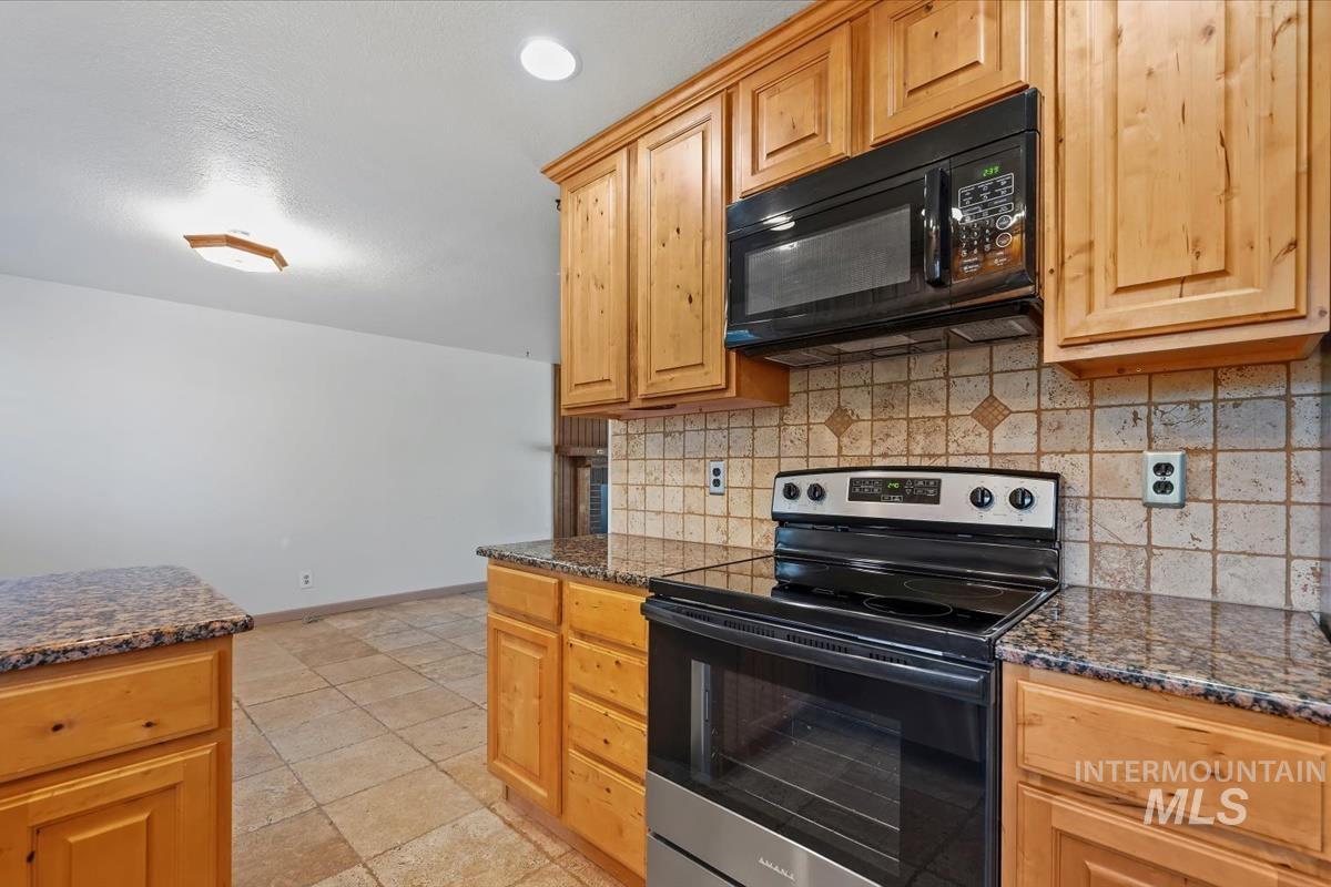 2708 N Ash Park Ln, Boise, Idaho 83704, 3 Bedrooms, 1 Bathroom, Residential For Sale, Price $415,000,MLS 99004434