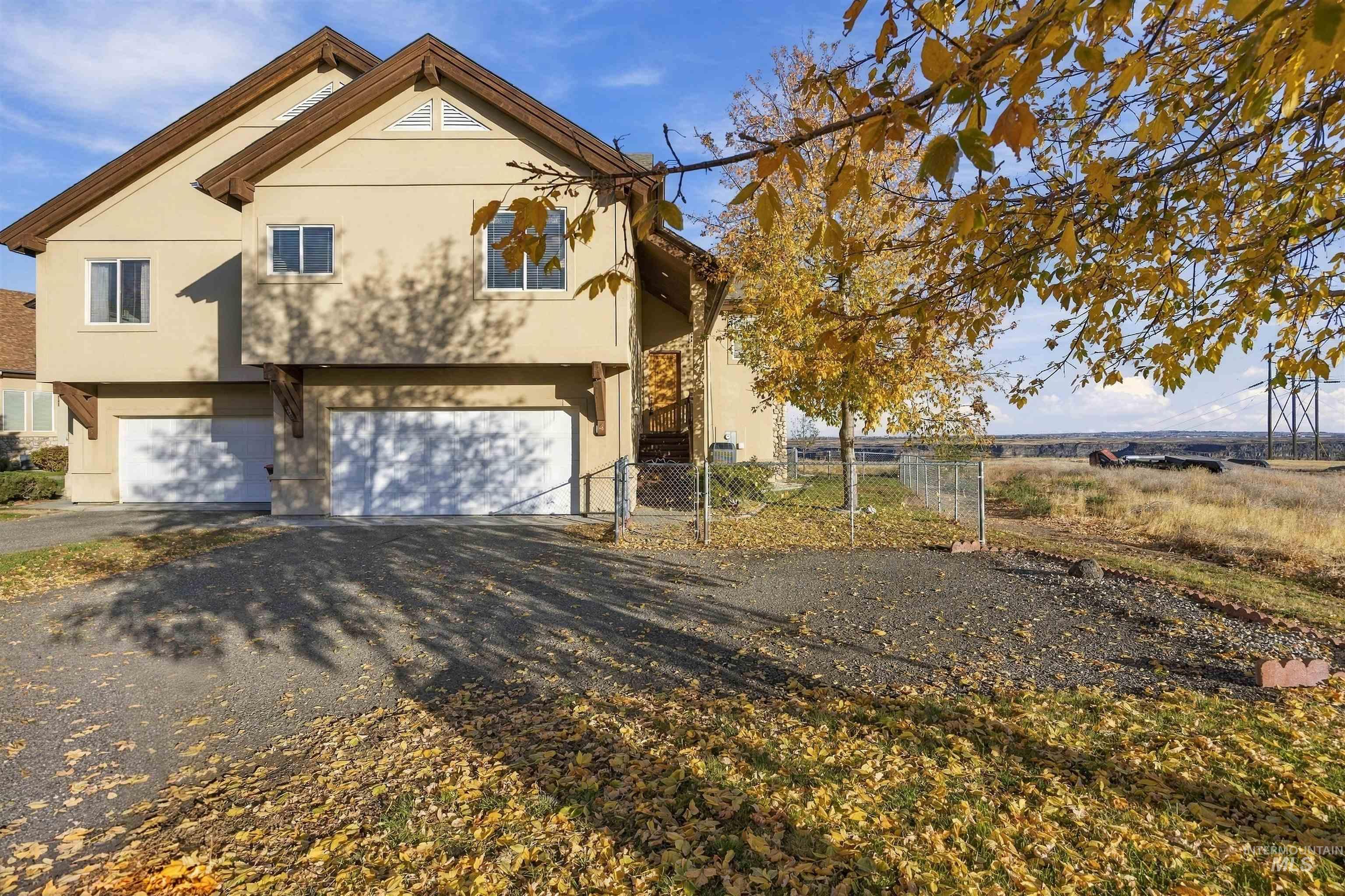 286 River Vista Place, Twin Falls, Idaho 83301, 3 Bedrooms, 4 Bathrooms, Residential For Sale, Price $479,900,MLS 99004438