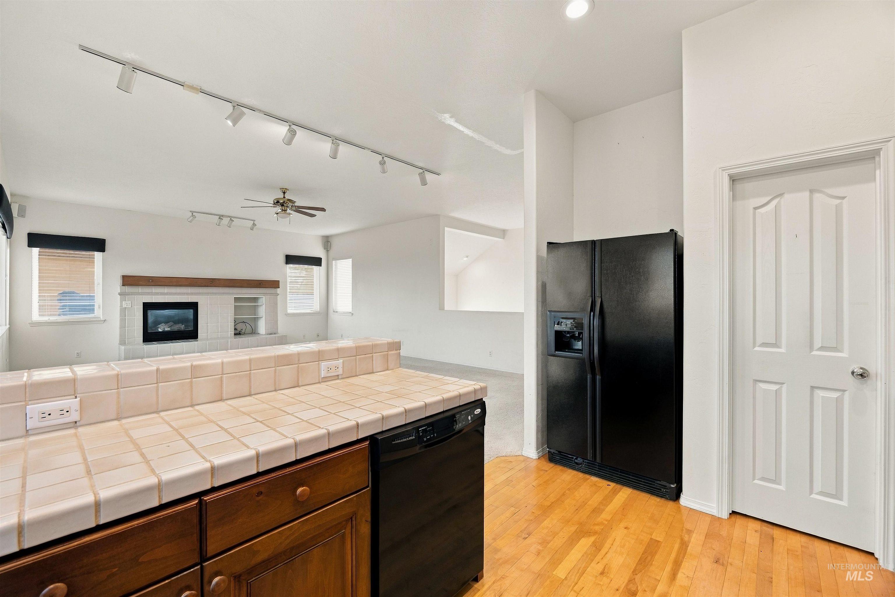 286 River Vista Place, Twin Falls, Idaho 83301, 3 Bedrooms, 4 Bathrooms, Residential For Sale, Price $479,900,MLS 99004438