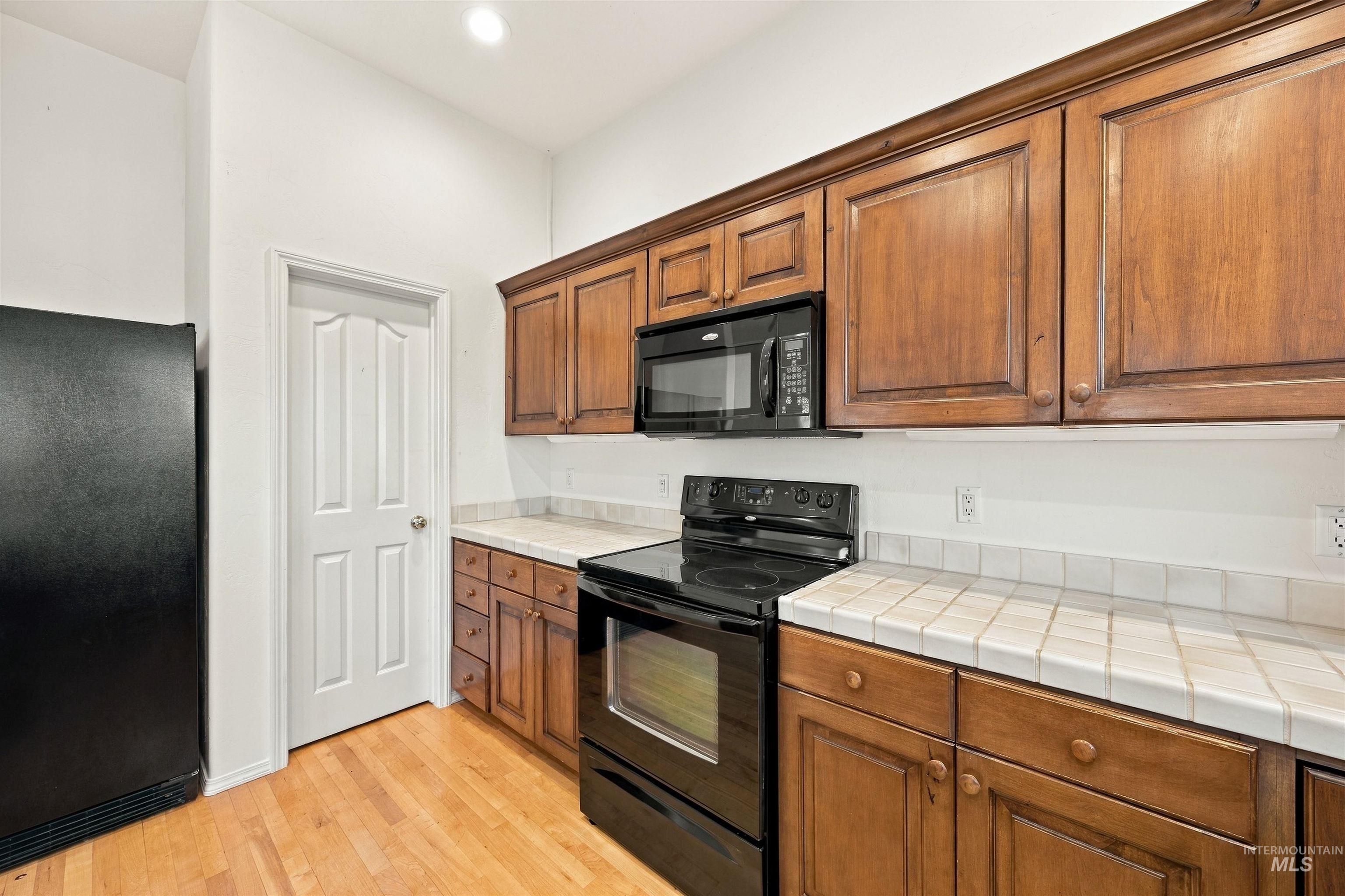 286 River Vista Place, Twin Falls, Idaho 83301, 3 Bedrooms, 4 Bathrooms, Residential For Sale, Price $479,900,MLS 99004438