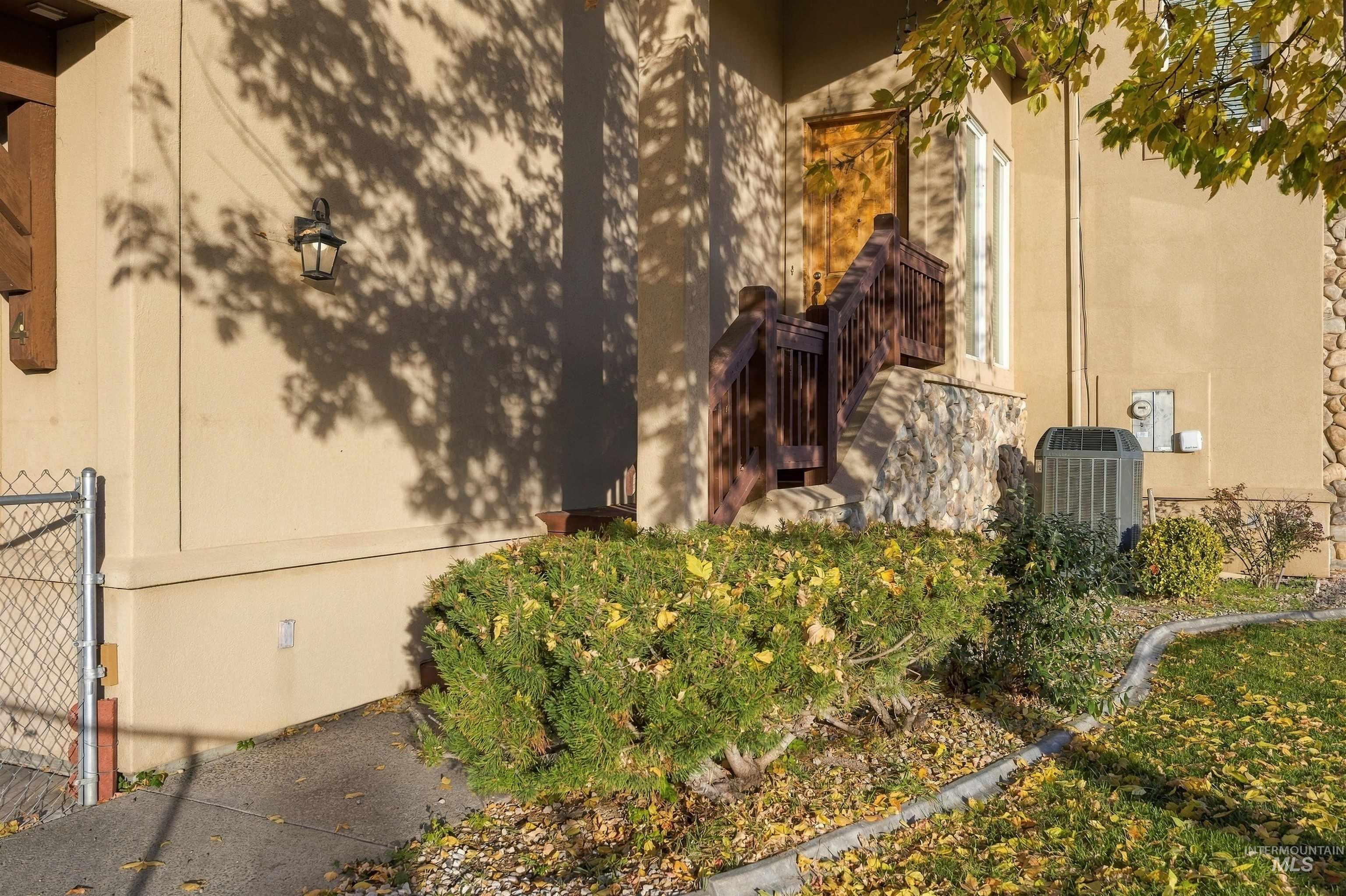 286 River Vista Place, Twin Falls, Idaho 83301, 3 Bedrooms, 4 Bathrooms, Residential For Sale, Price $479,900,MLS 99004438