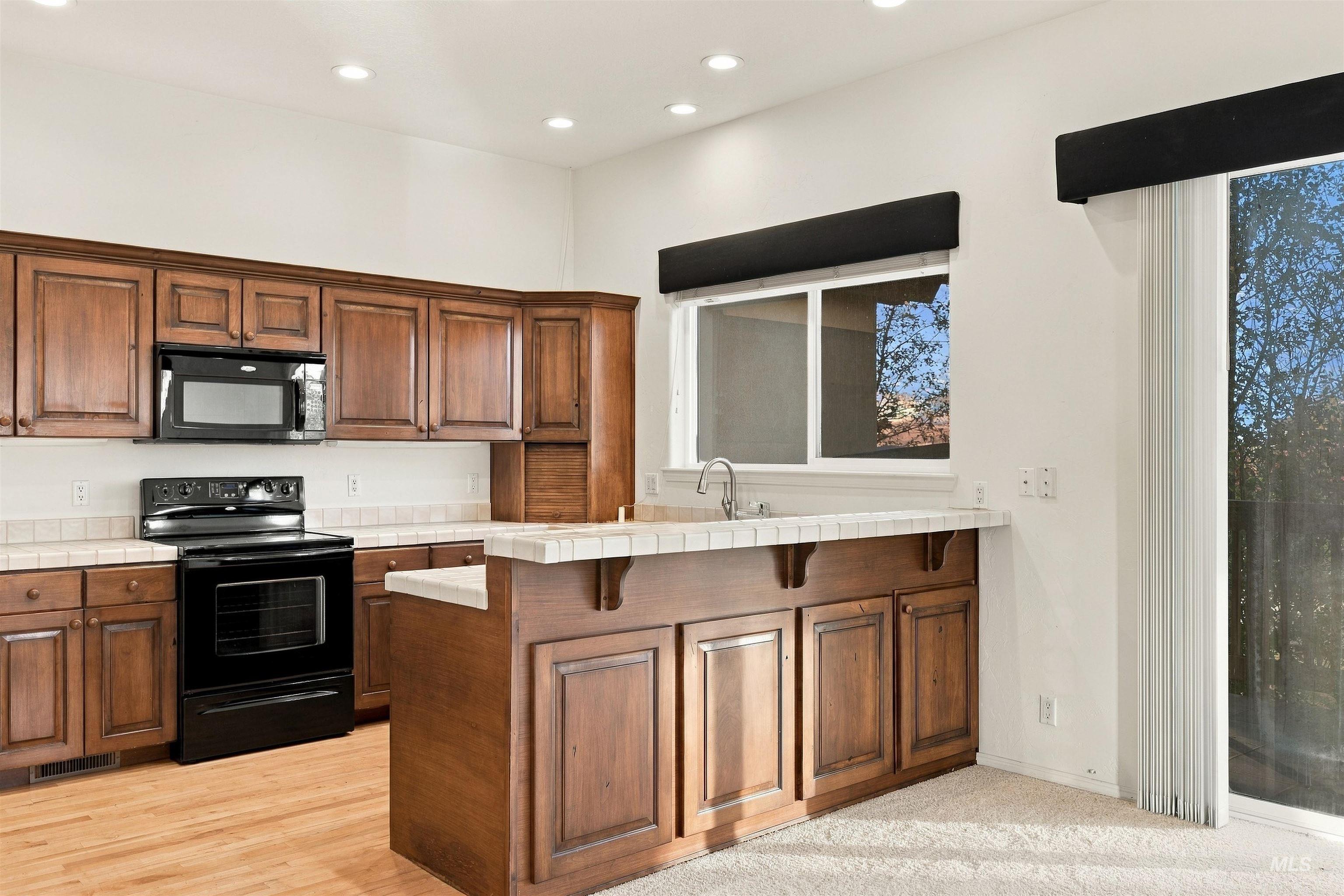 286 River Vista Place, Twin Falls, Idaho 83301, 3 Bedrooms, 4 Bathrooms, Residential For Sale, Price $479,900,MLS 99004438