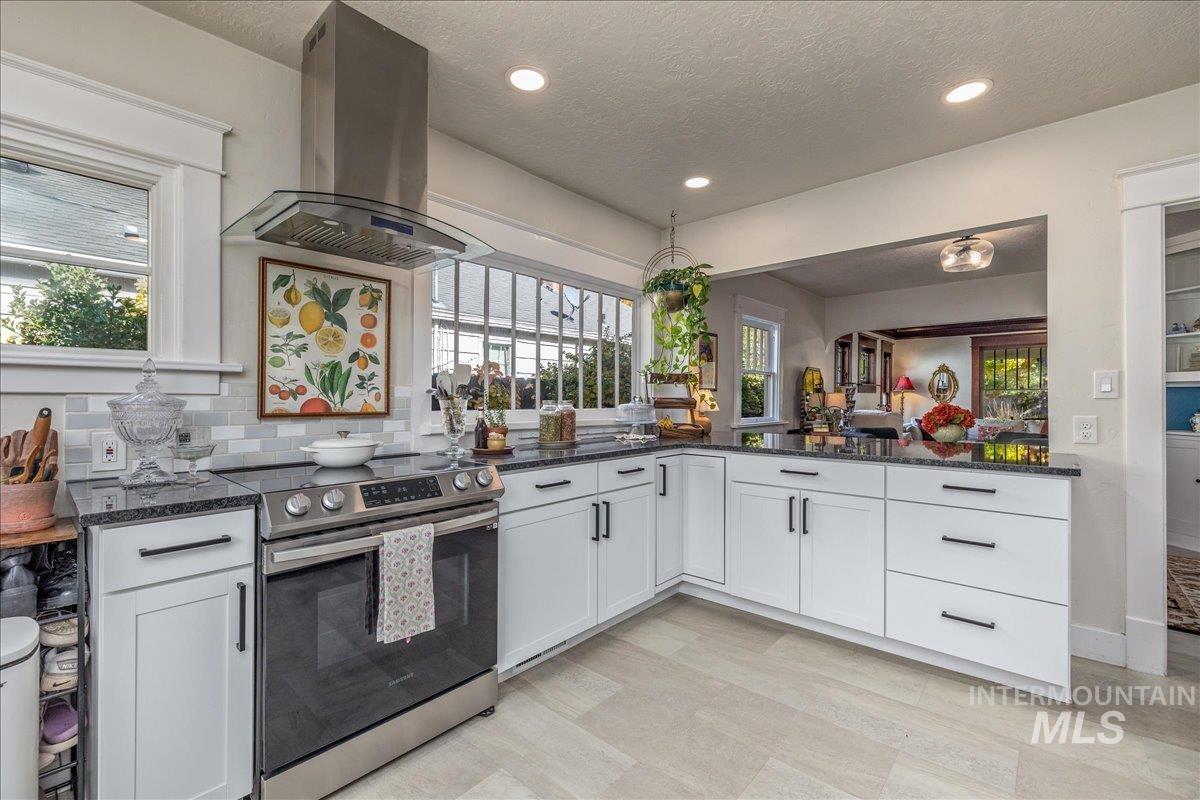 2141 N. 15th St, Boise, Idaho 83702, 3 Bedrooms, 2.5 Bathrooms, Residential For Sale, Price $950,000,MLS 99004440