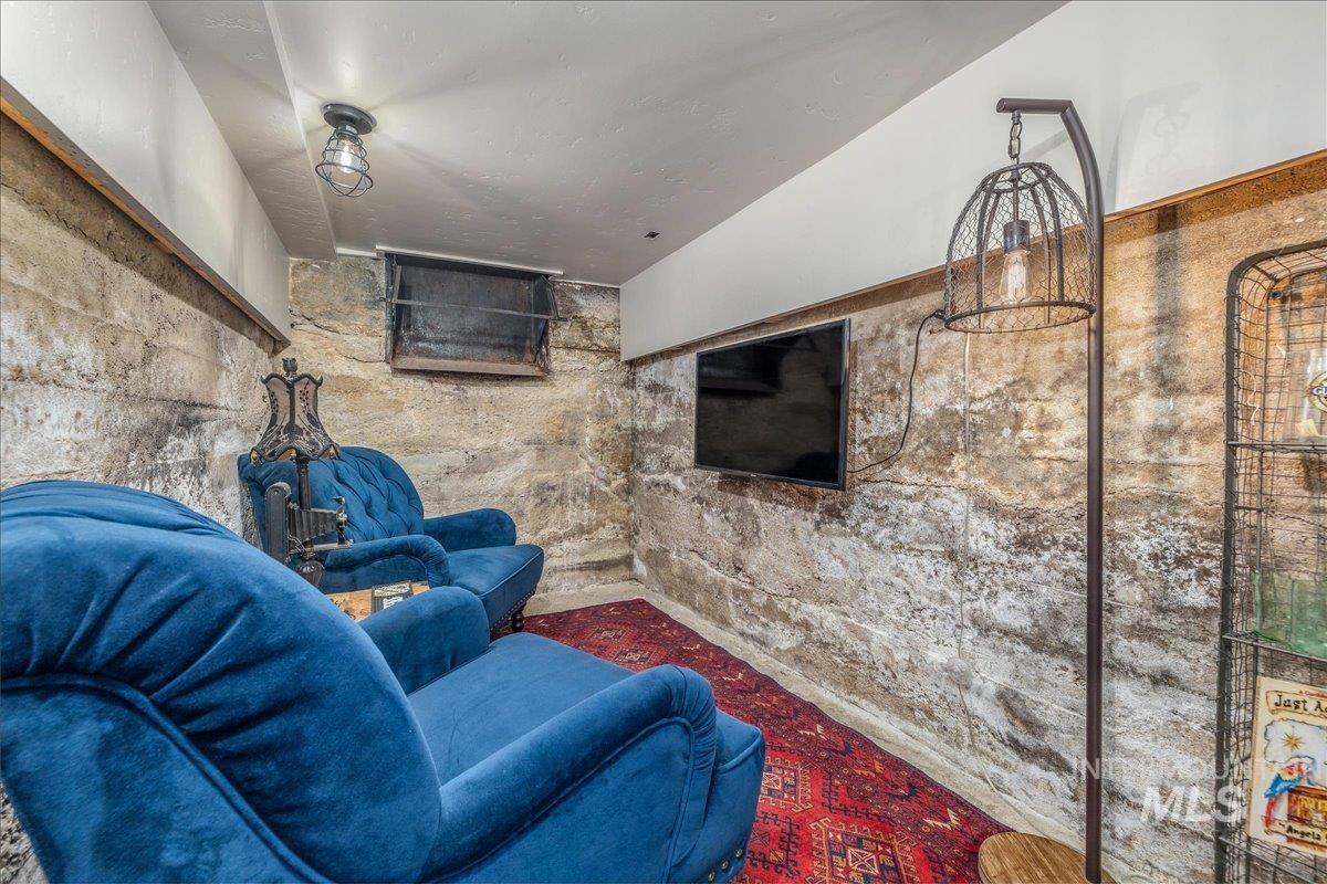 2141 N. 15th St, Boise, Idaho 83702, 3 Bedrooms, 2.5 Bathrooms, Residential For Sale, Price $950,000,MLS 99004440