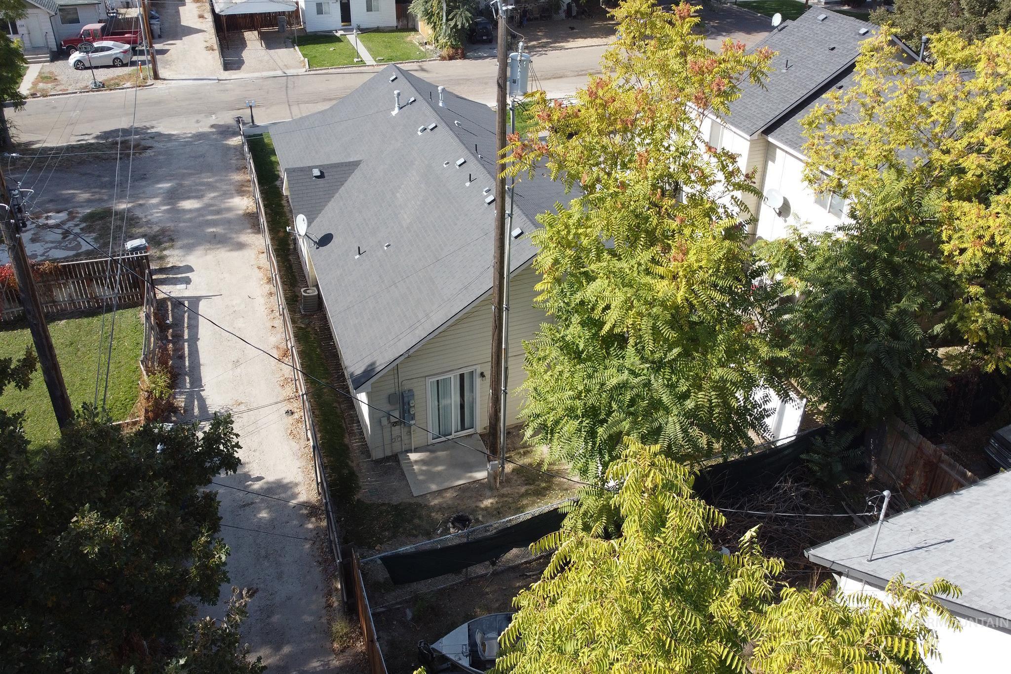 2311 S Ohio Ave, Caldwell, Idaho 83605, 2 Bedrooms, 1.5 Bathrooms, Residential Income For Sale, Price $410,000,MLS 99004444