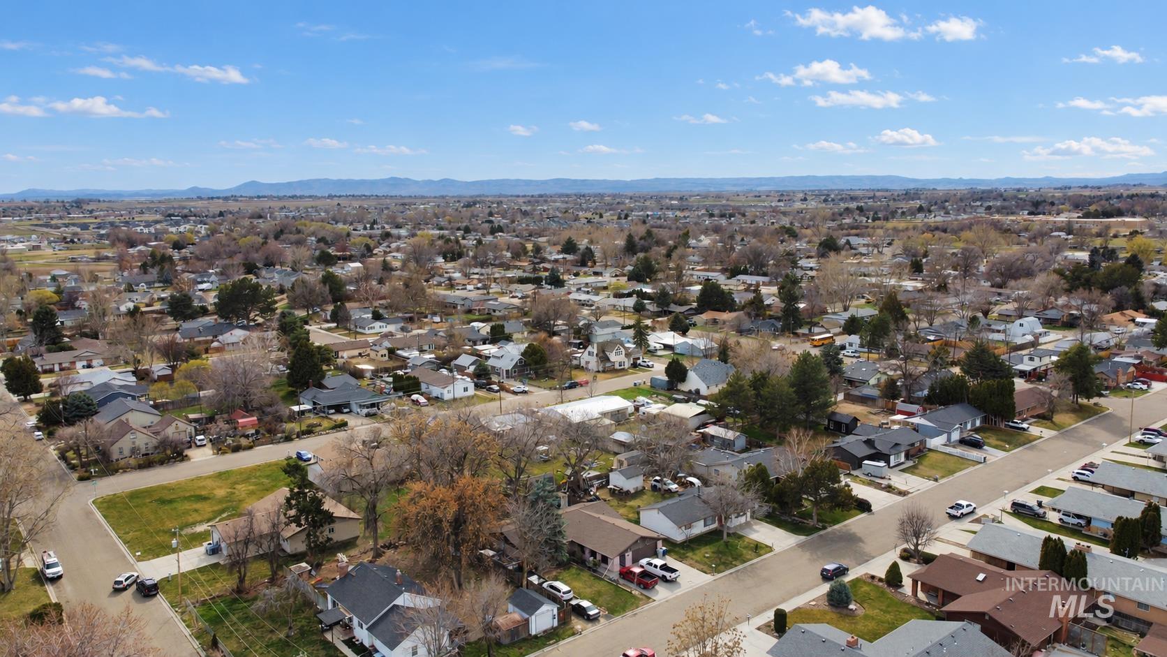 2311 S Ohio Ave, Caldwell, Idaho 83605, 2 Bedrooms, 1.5 Bathrooms, Residential Income For Sale, Price $410,000,MLS 99004444