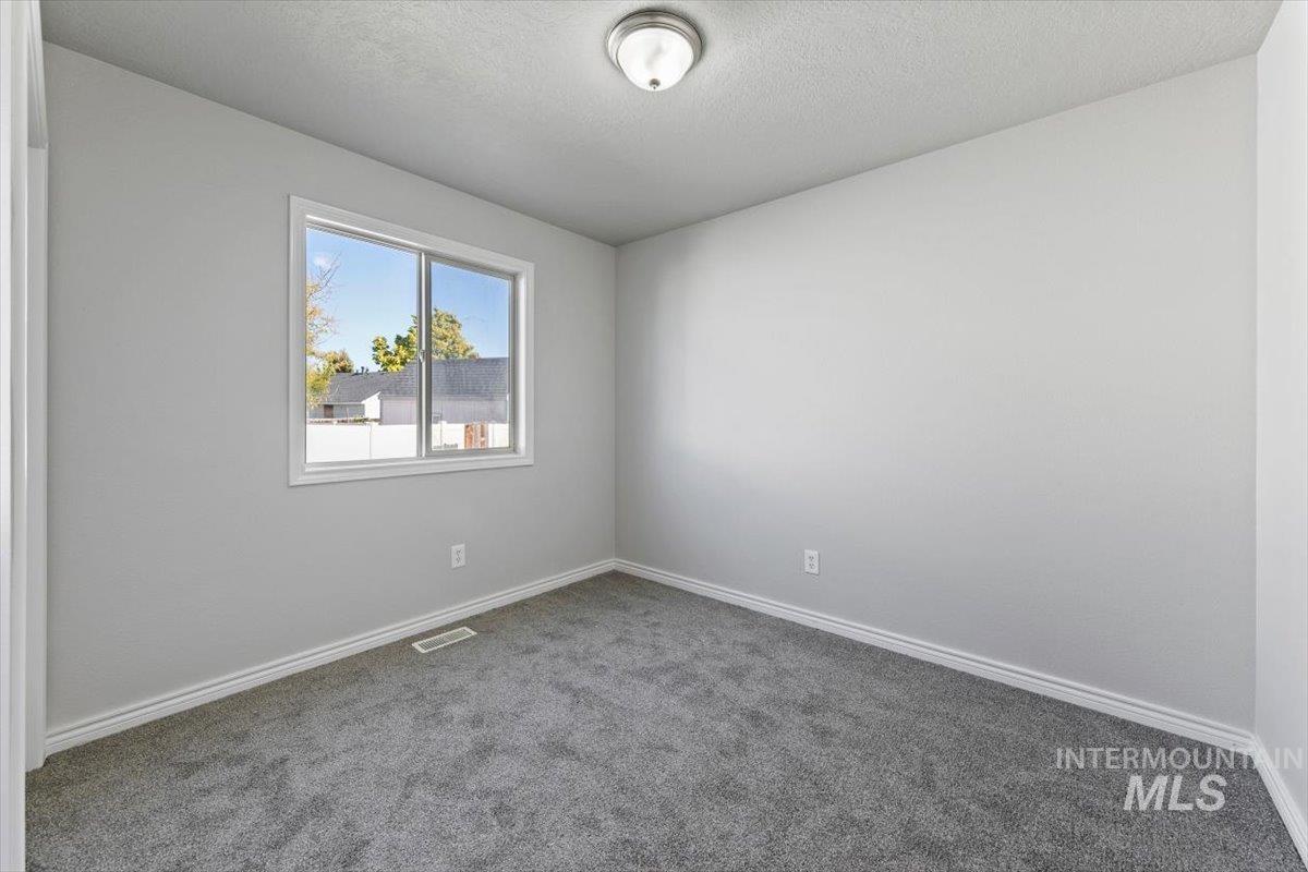 1229 W Aberdeen Ave, Nampa, Idaho 83686, 3 Bedrooms, 2 Bathrooms, Residential For Sale, Price $365,000,MLS 99004446