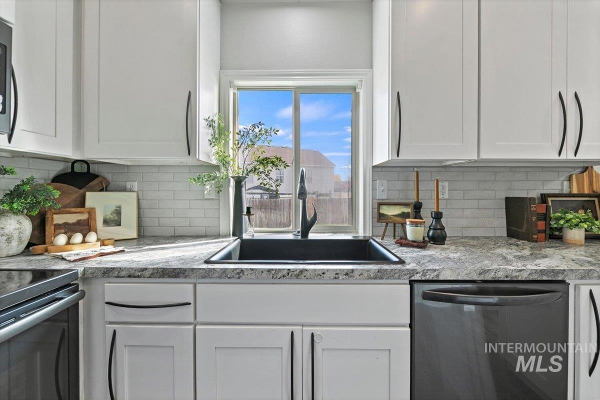 1229 W Aberdeen Ave, Nampa, Idaho 83686, 3 Bedrooms, 2 Bathrooms, Residential For Sale, Price $365,000,MLS 99004446