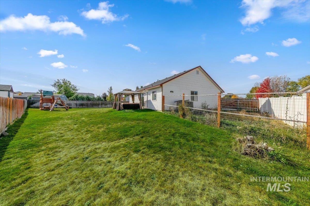 1229 W Aberdeen Ave, Nampa, Idaho 83686, 3 Bedrooms, 2 Bathrooms, Residential For Sale, Price $365,000,MLS 99004446