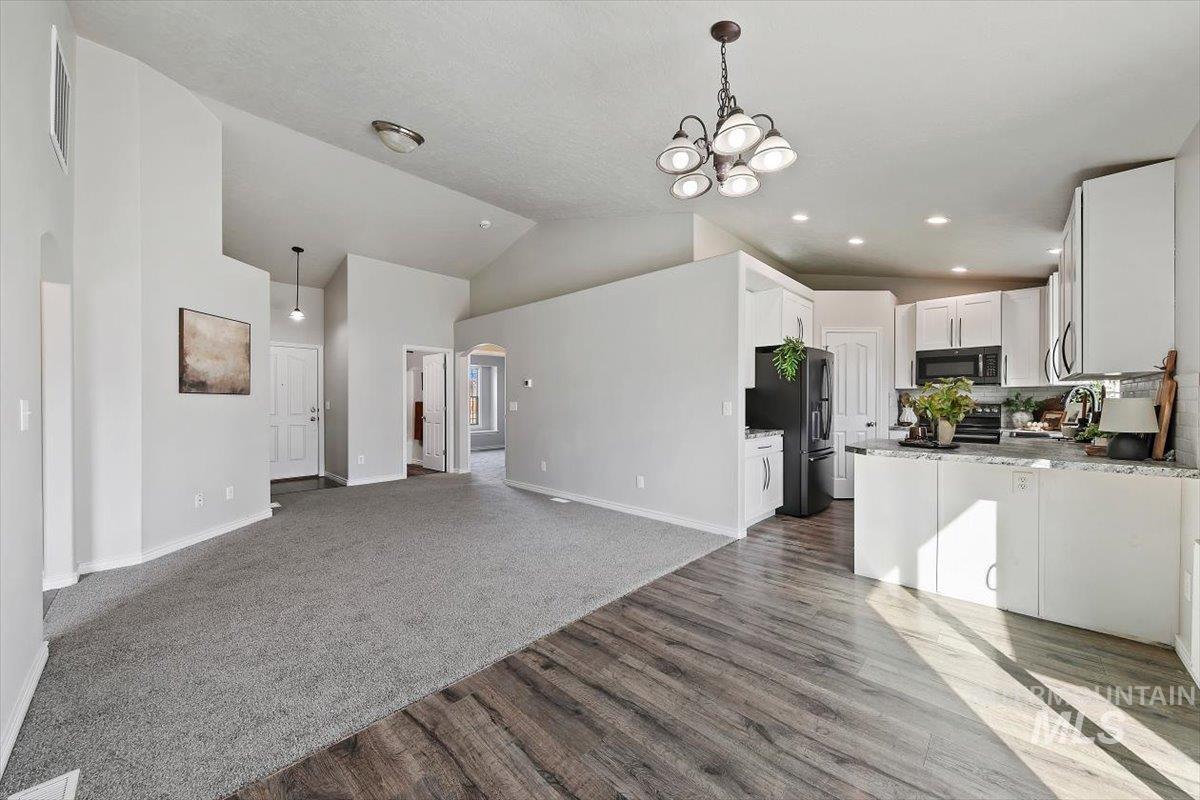 1229 W Aberdeen Ave, Nampa, Idaho 83686, 3 Bedrooms, 2 Bathrooms, Residential For Sale, Price $365,000,MLS 99004446