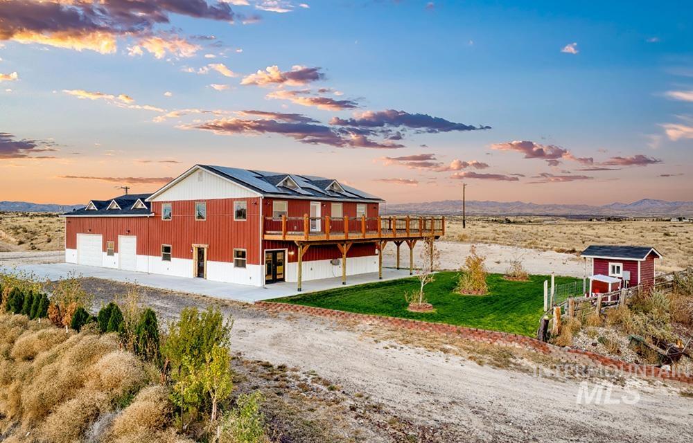 870 Desert Wind Rd, Boise, Idaho 83716, 3 Bedrooms, 2.5 Bathrooms, Residential For Sale, Price $899,900,MLS 99004450