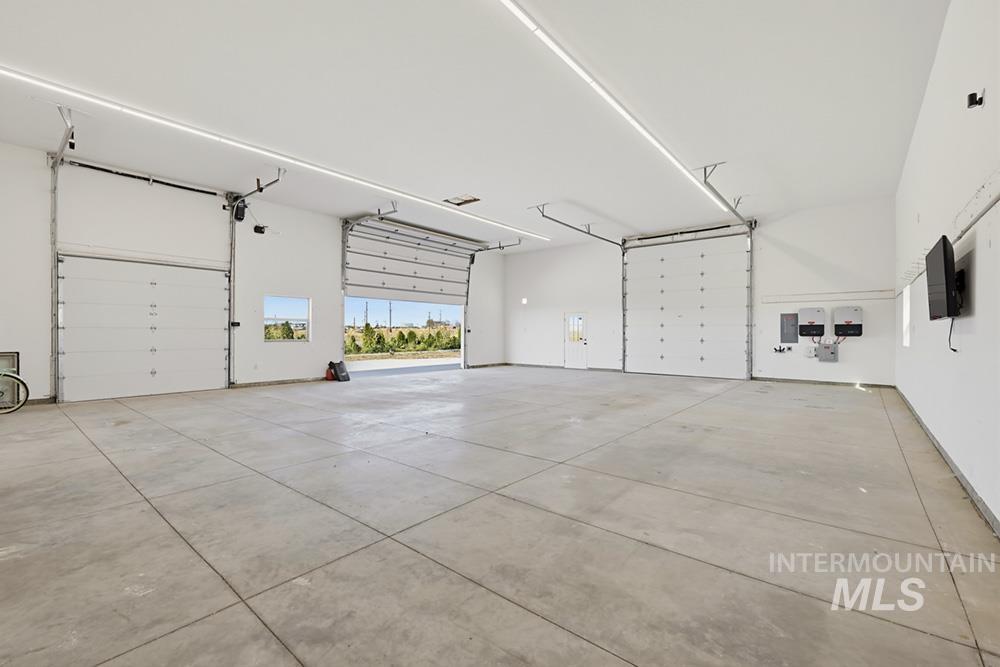 870 Desert Wind Rd, Boise, Idaho 83716, 3 Bedrooms, 2.5 Bathrooms, Residential For Sale, Price $899,900,MLS 99004450