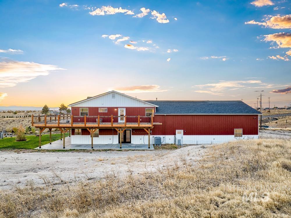 870 Desert Wind Rd, Boise, Idaho 83716, 3 Bedrooms, 2.5 Bathrooms, Residential For Sale, Price $899,900,MLS 99004450