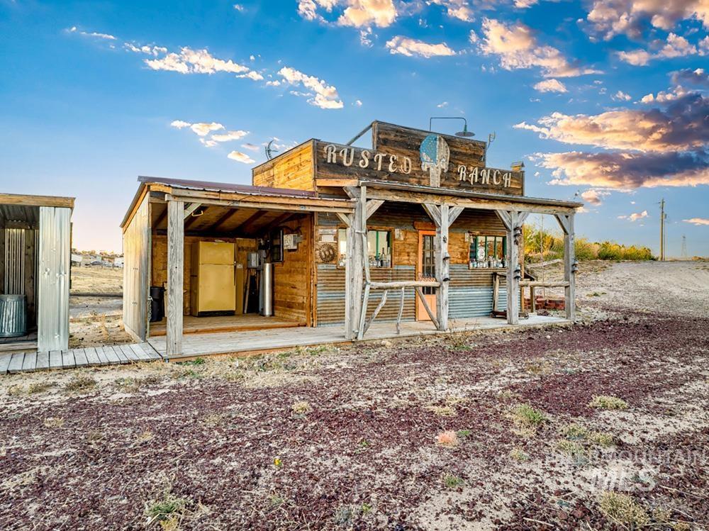 870 Desert Wind Rd, Boise, Idaho 83716, 3 Bedrooms, 2.5 Bathrooms, Residential For Sale, Price $899,900,MLS 99004450