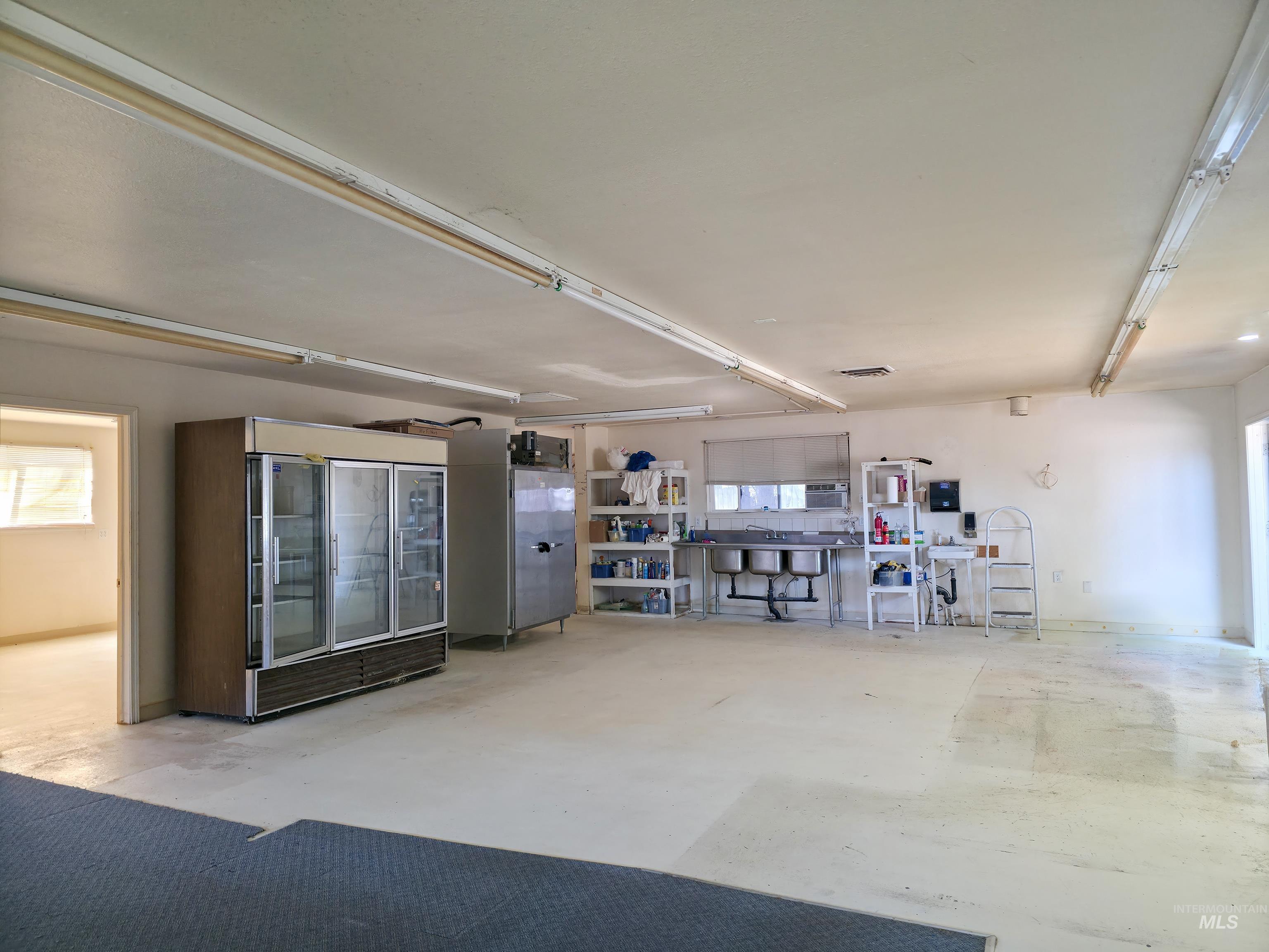 1215 W 7th ST, Weiser, Idaho 83672, 3 Bedrooms, Business/Commercial For Sale, Price $415,000, 99004456