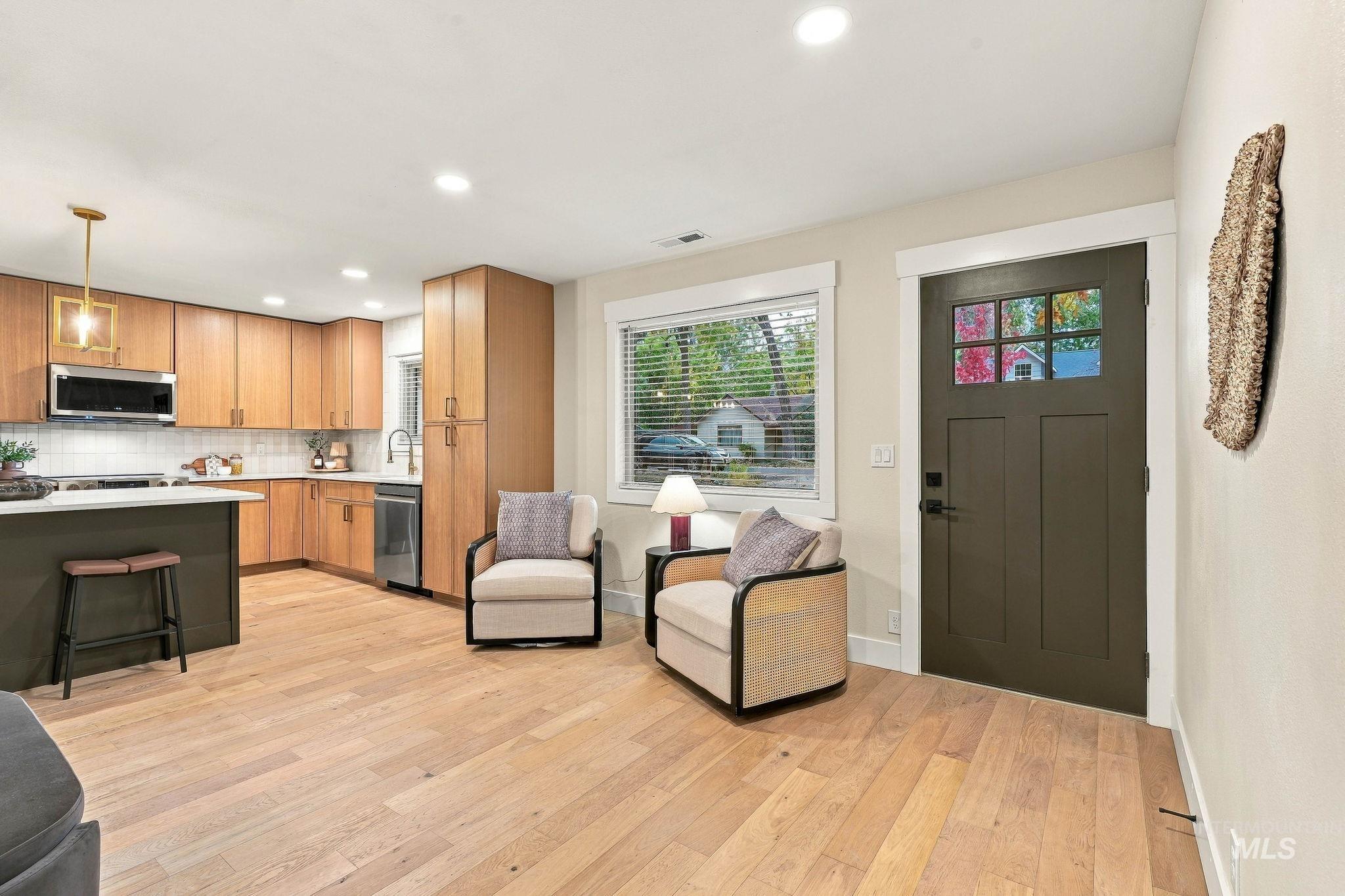 2213 N 26th St, Boise, Idaho 83702, 3 Bedrooms, 2 Bathrooms, Residential For Sale, Price $665,000,MLS 99004457