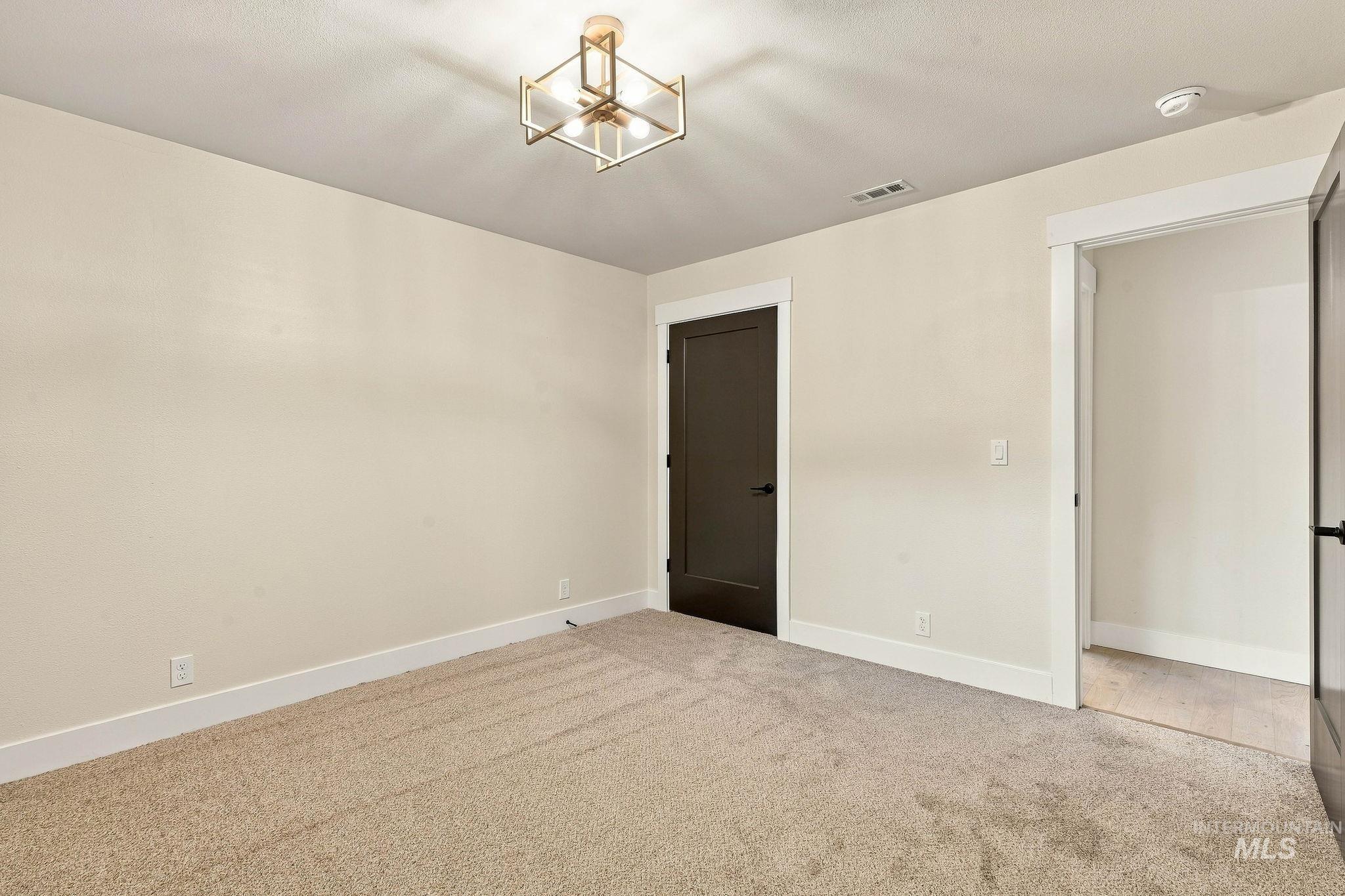2213 N 26th St, Boise, Idaho 83702, 3 Bedrooms, 2 Bathrooms, Residential For Sale, Price $665,000,MLS 99004457