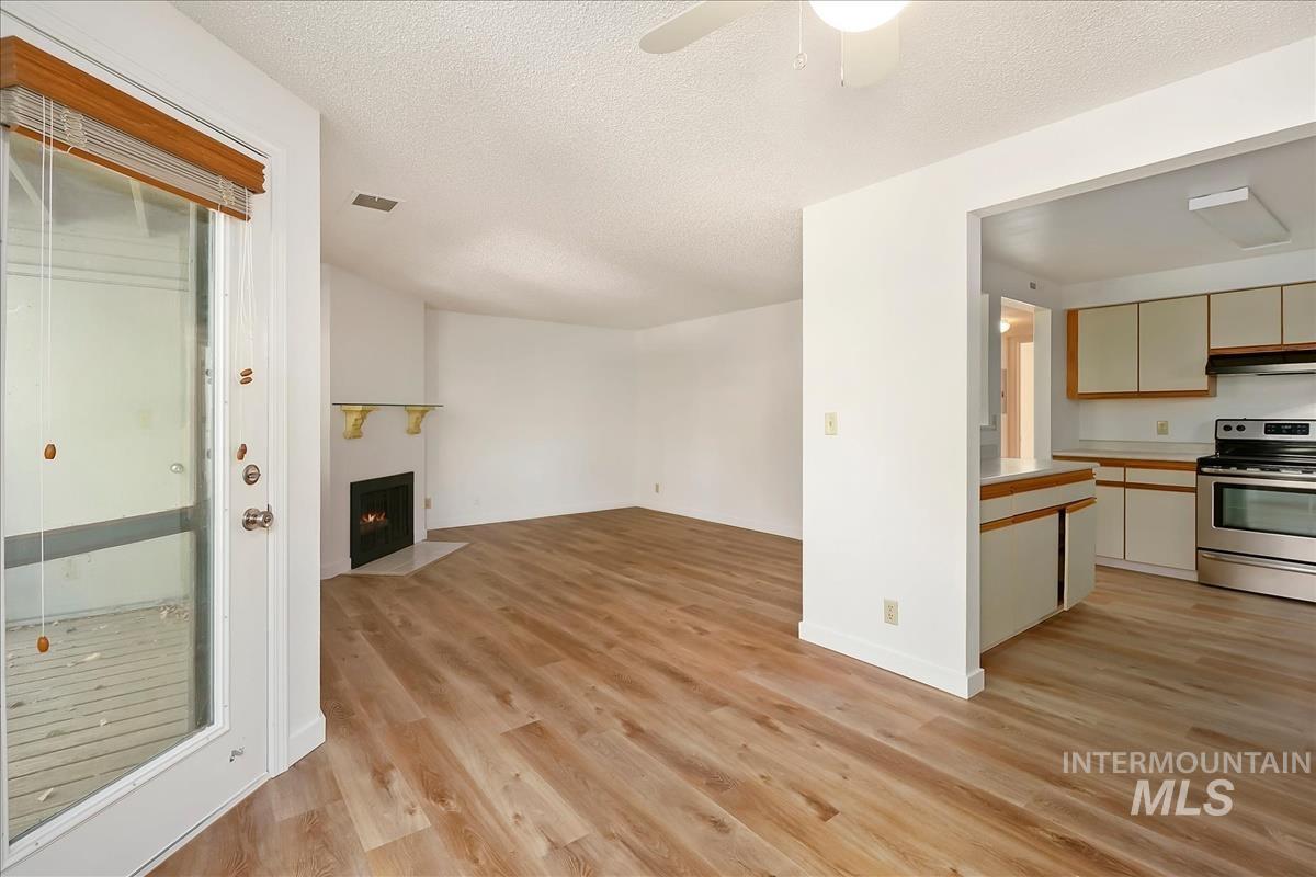 3719 S Gekeler Ln, Boise, Idaho 83706, 2 Bedrooms, 2 Bathrooms, Residential For Sale, Price $292,900,MLS 99004458
