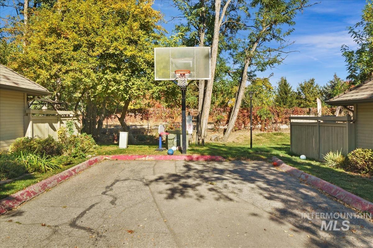 3719 S Gekeler Ln, Boise, Idaho 83706, 2 Bedrooms, 2 Bathrooms, Residential For Sale, Price $292,900,MLS 99004458